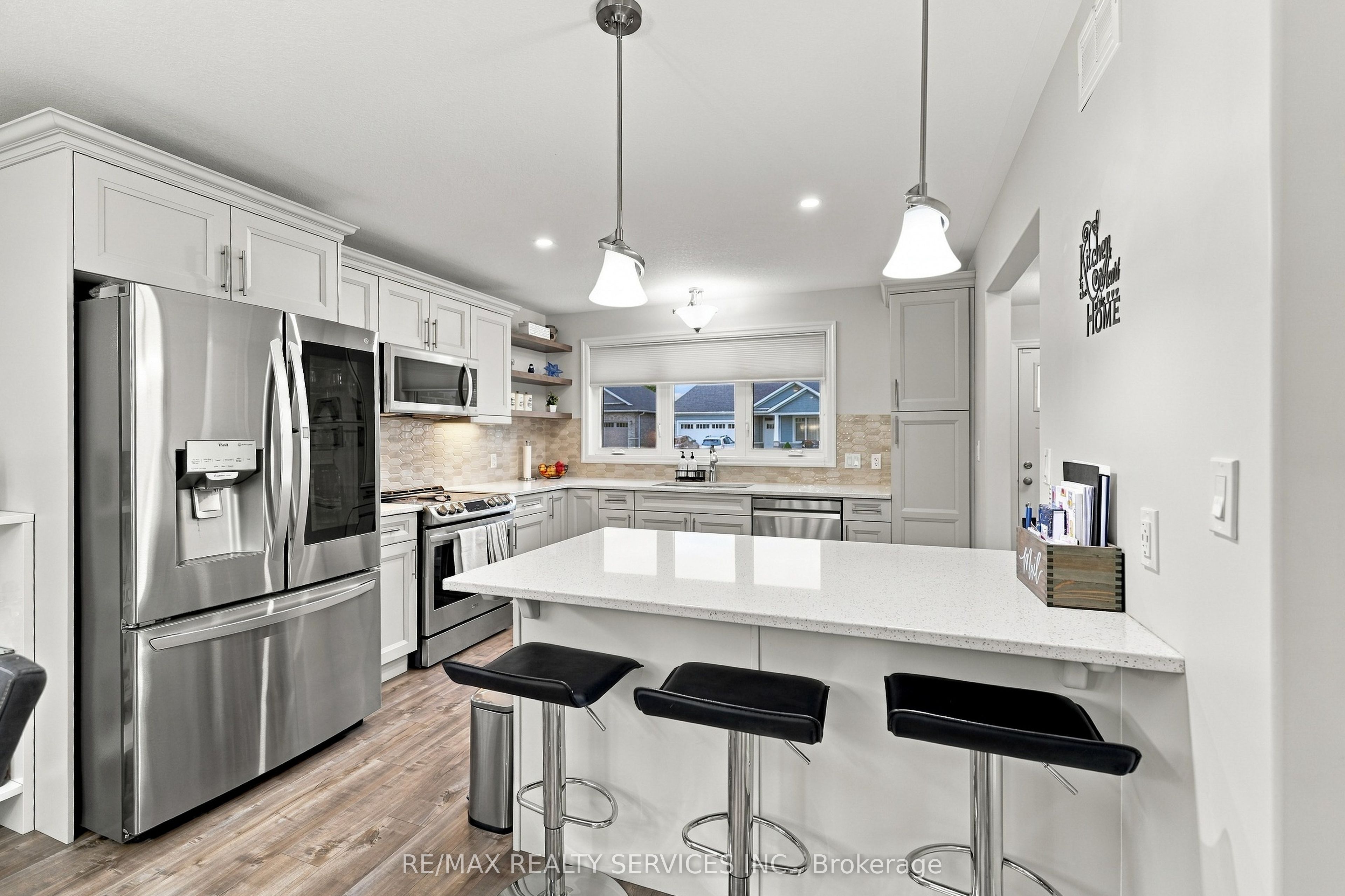 50 Mercedes Drive Property Photo 11