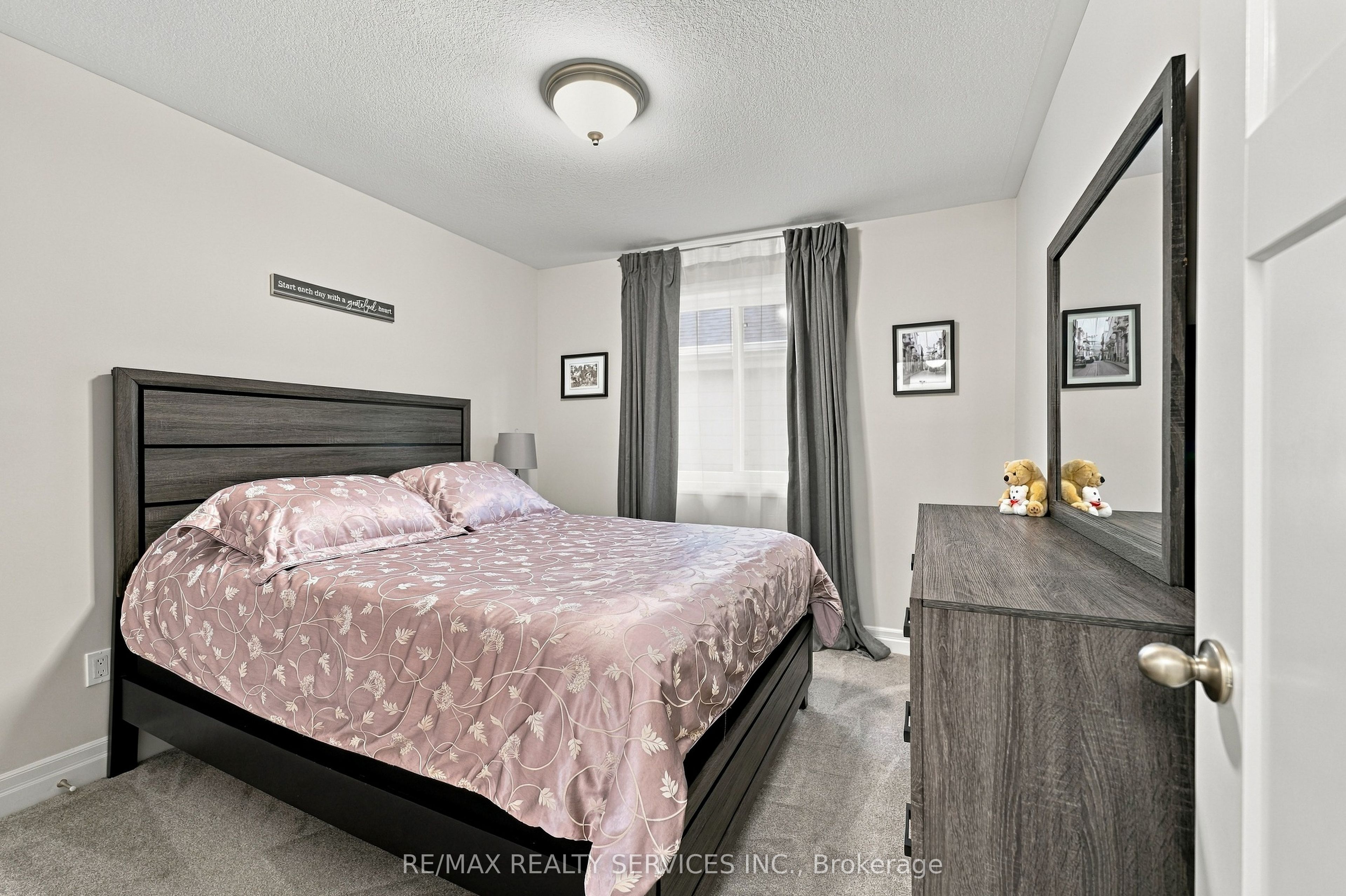 50 Mercedes Drive Property Photo 21