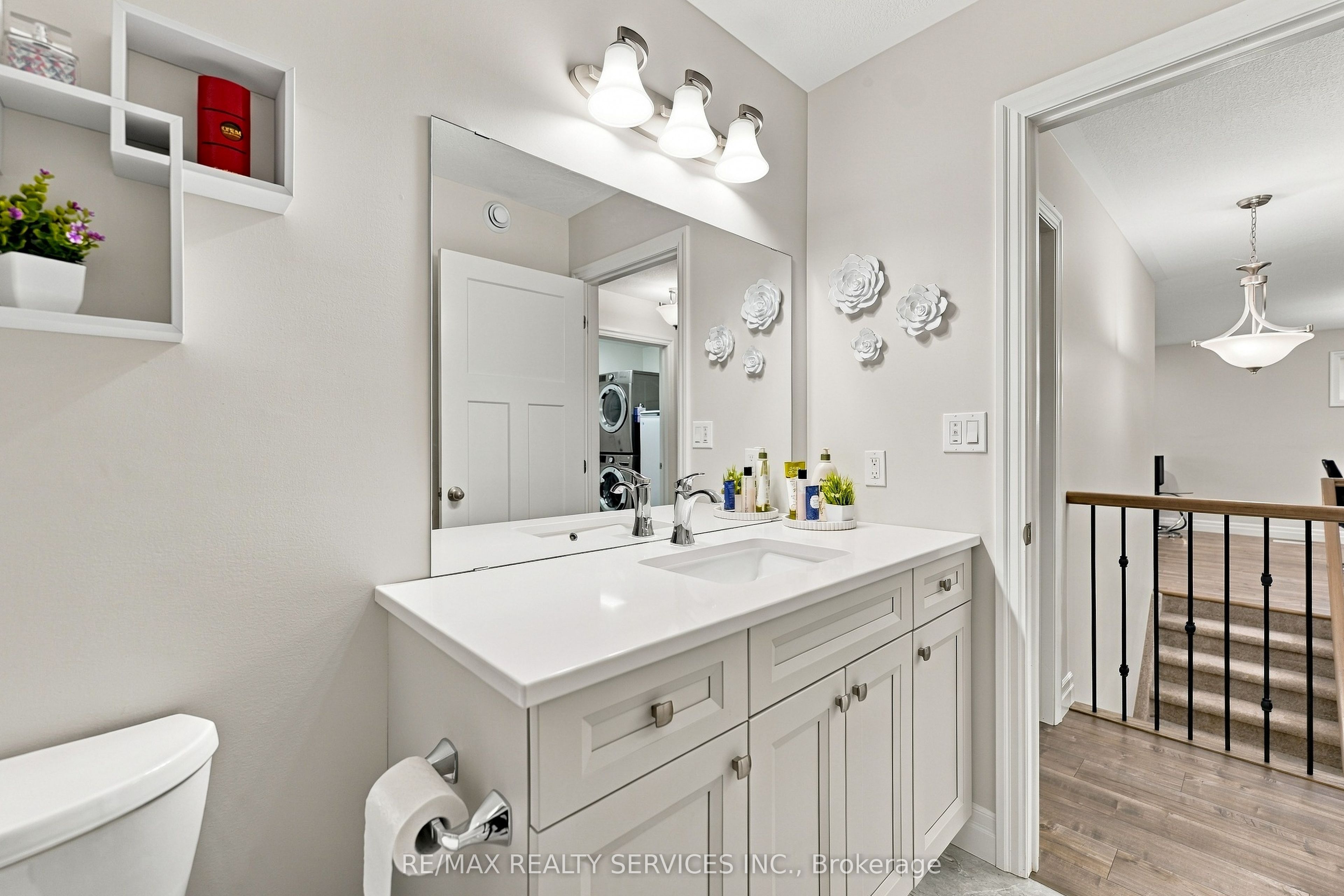 50 Mercedes Drive Property Photo 24