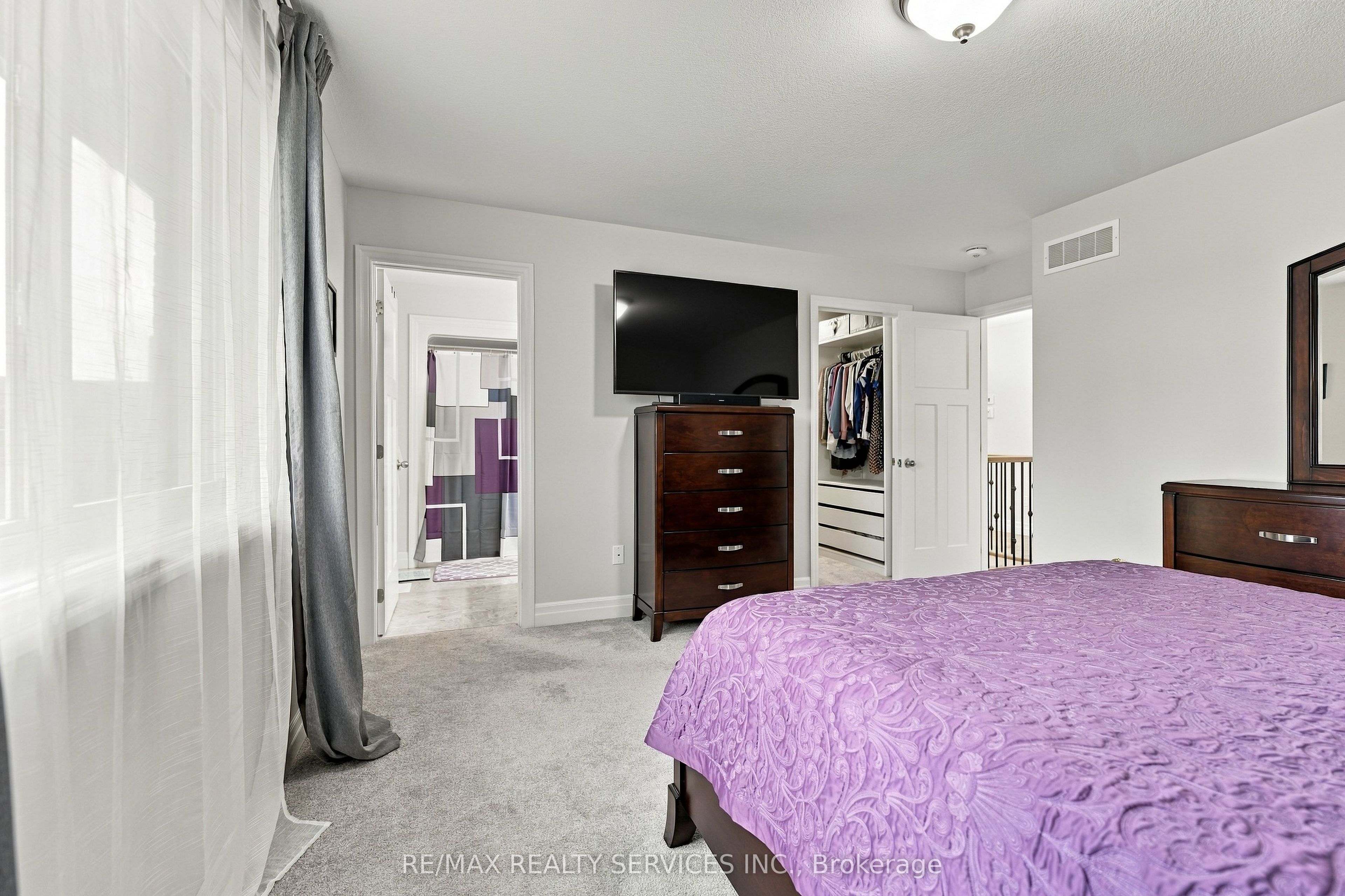 50 Mercedes Drive Property Photo 26