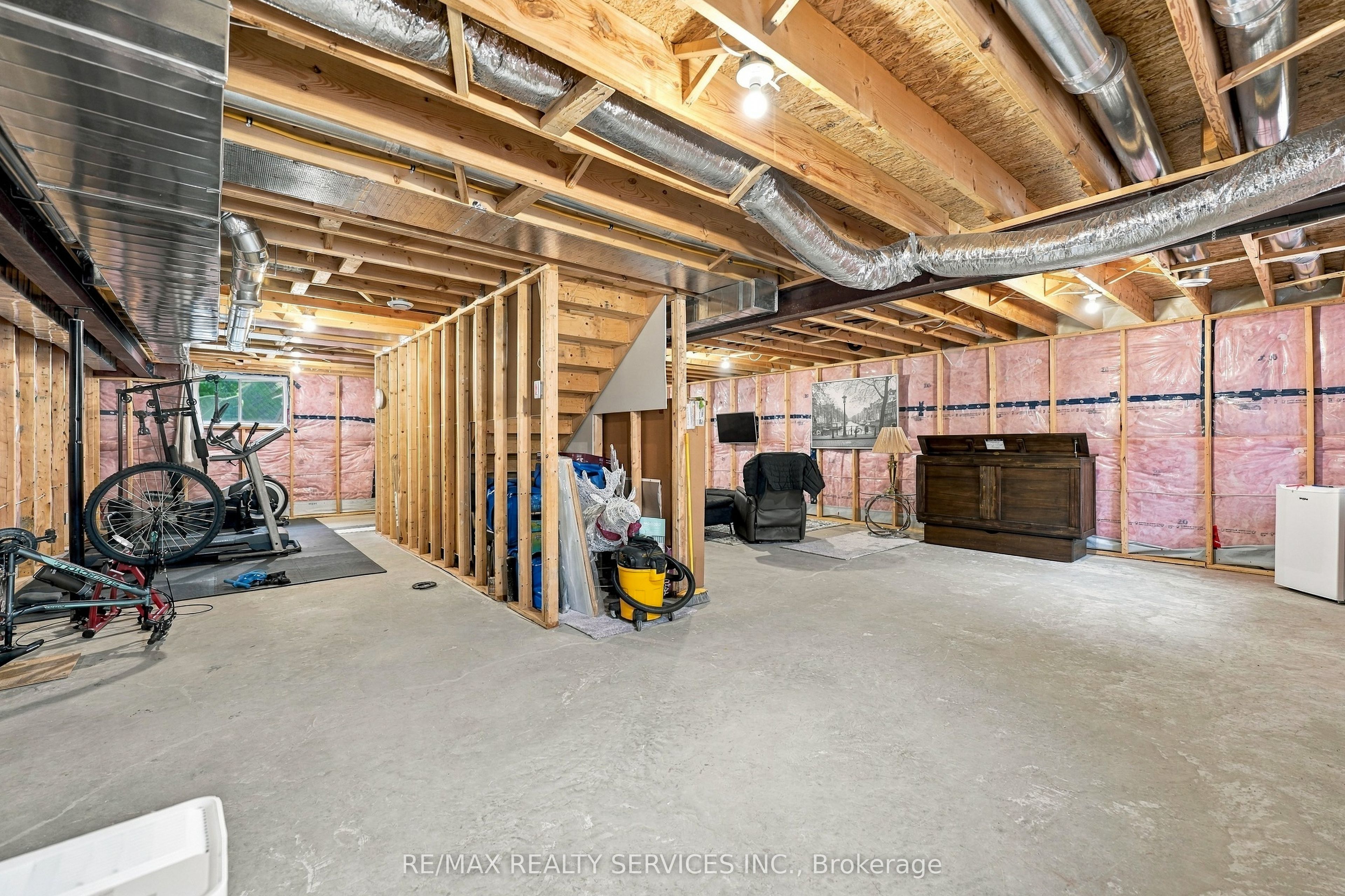 50 Mercedes Drive Property Photo 34