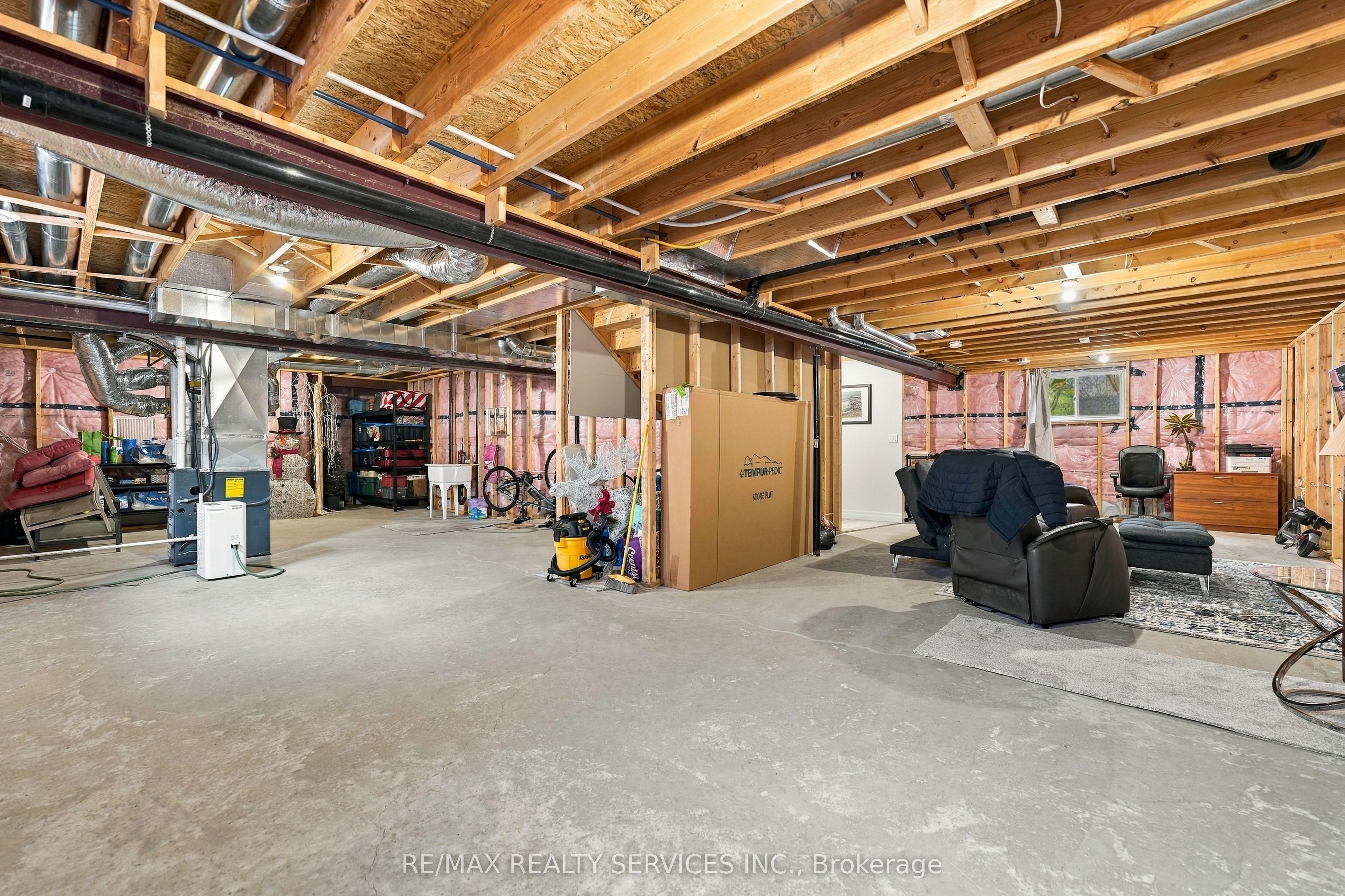 50 Mercedes Drive Property Photo 35