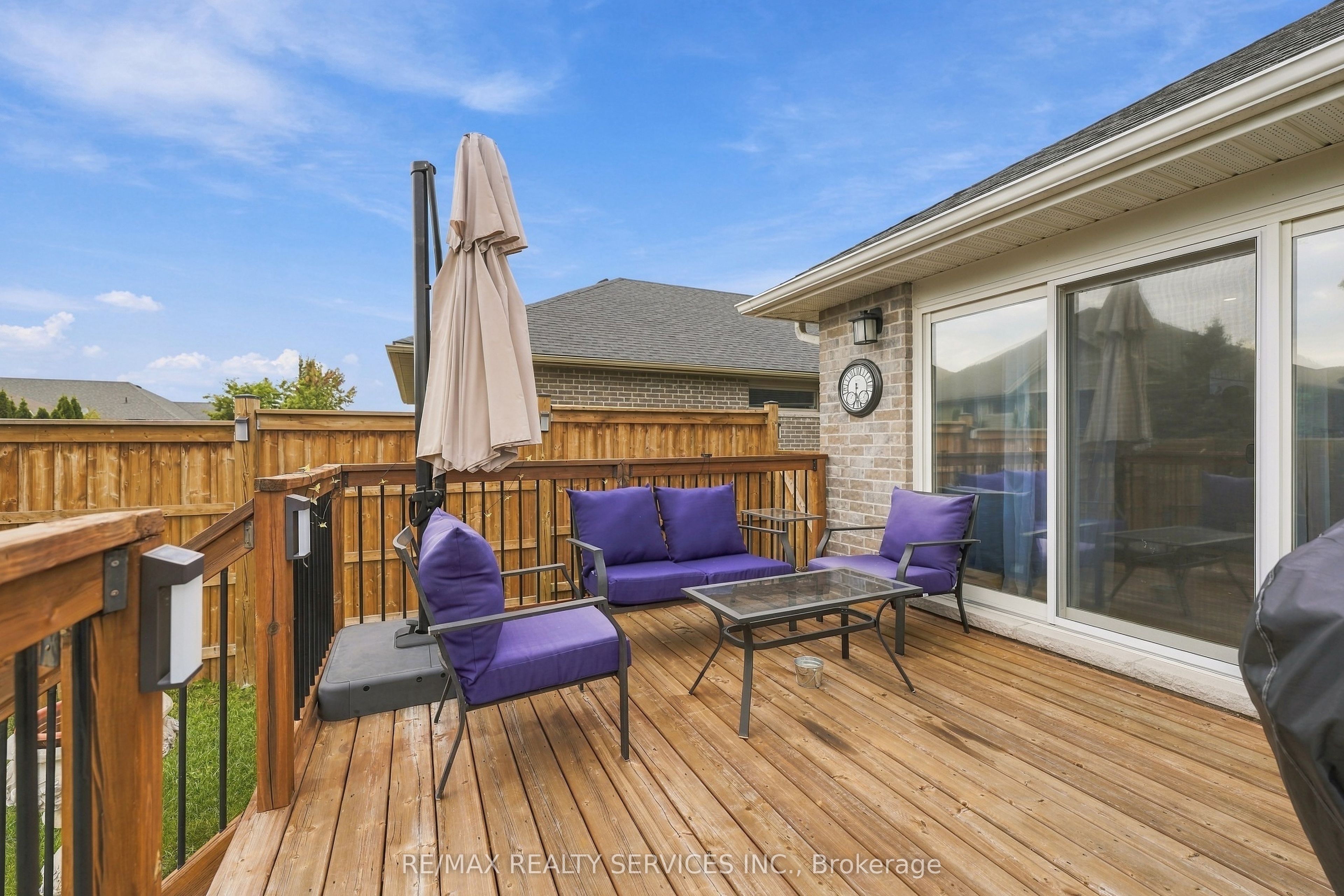 50 Mercedes Drive Property Photo 36