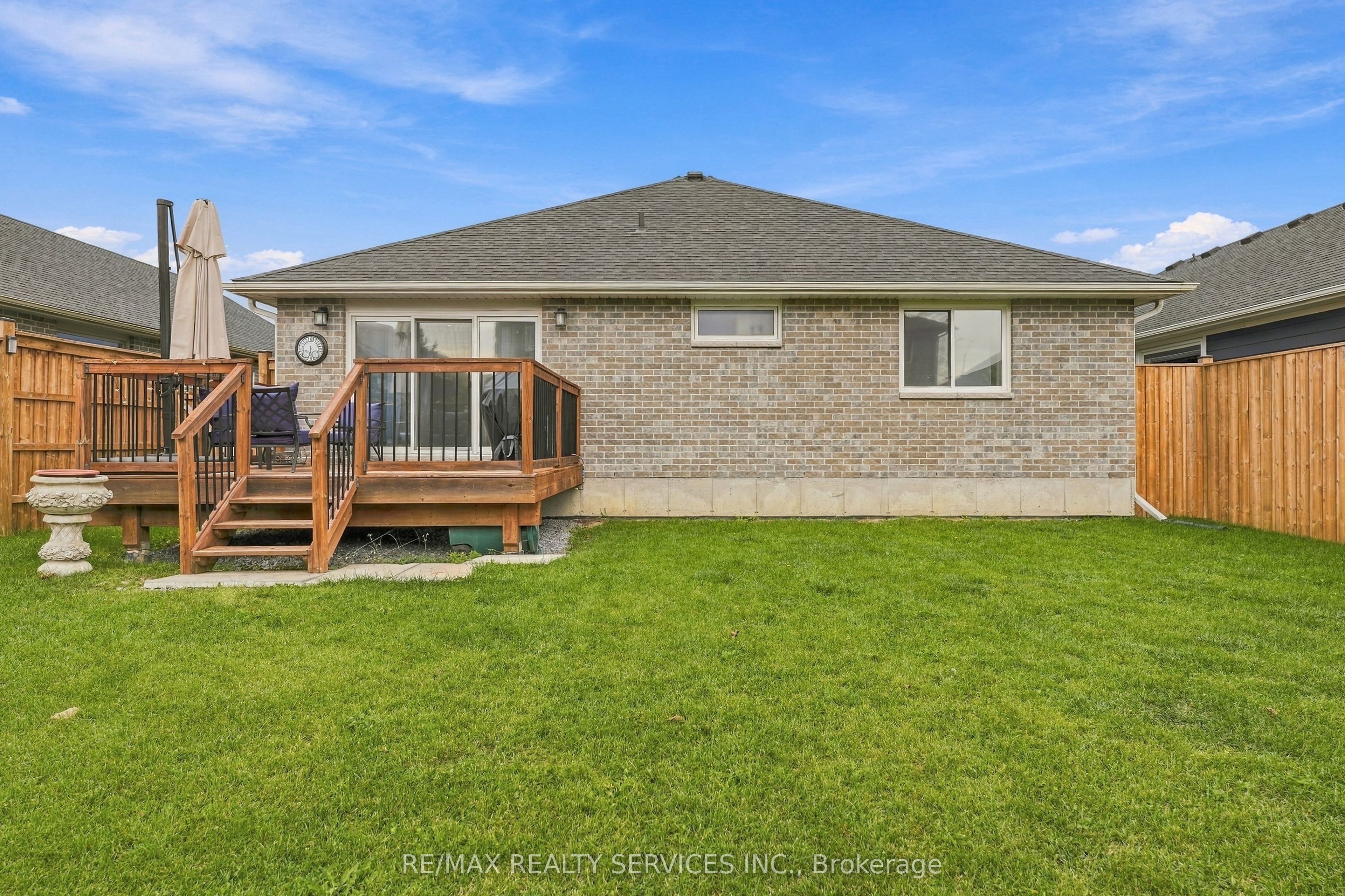 50 Mercedes Drive Property Photo 40
