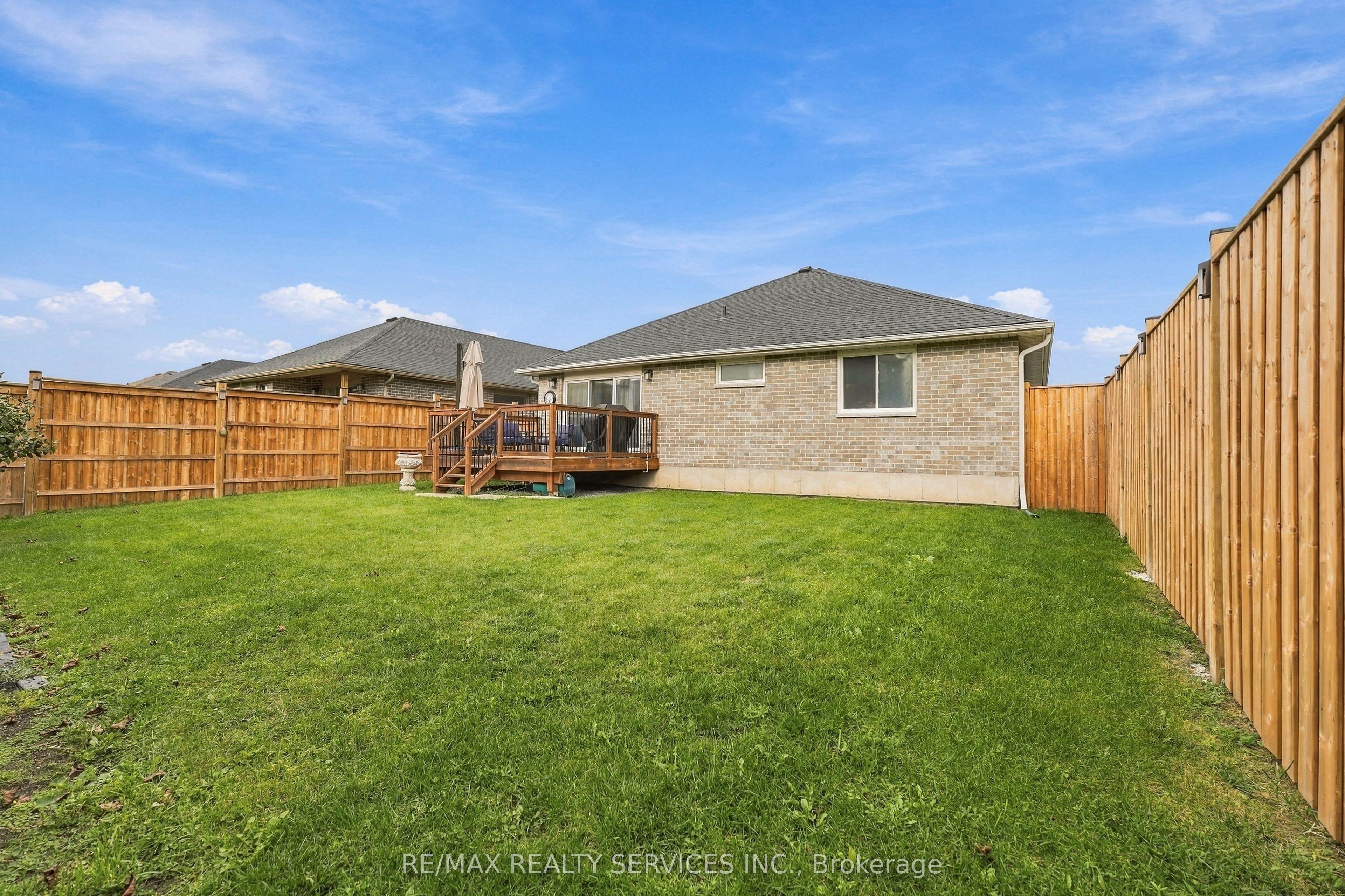 50 Mercedes Drive Property Photo 41