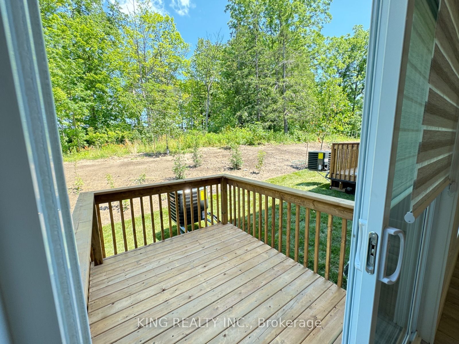990 Deveron Crescent 47 Property Photo 16