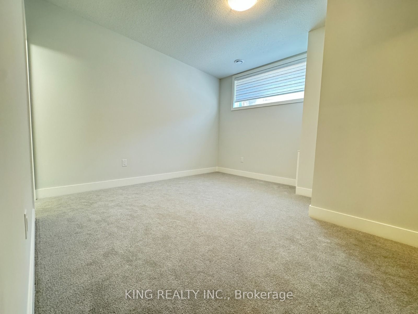 990 Deveron Crescent 47 Property Photo 24