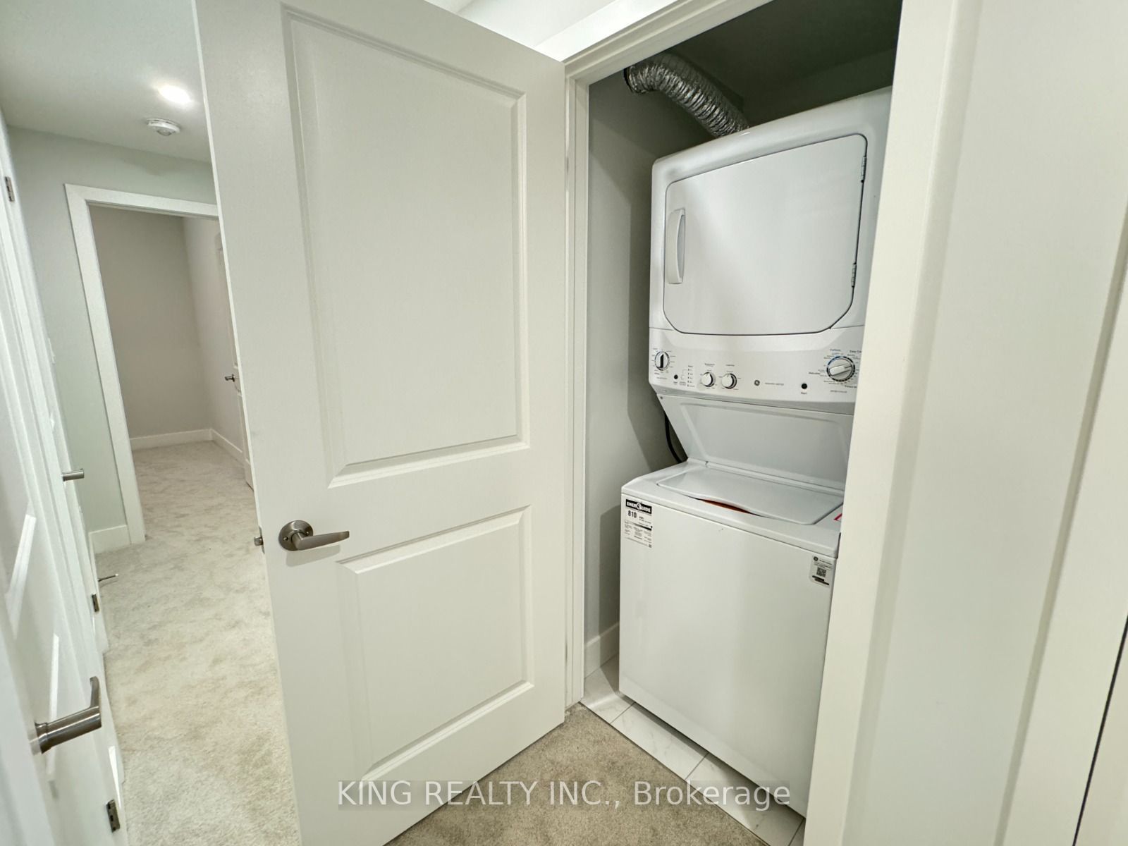 990 Deveron Crescent 47 Property Photo 28