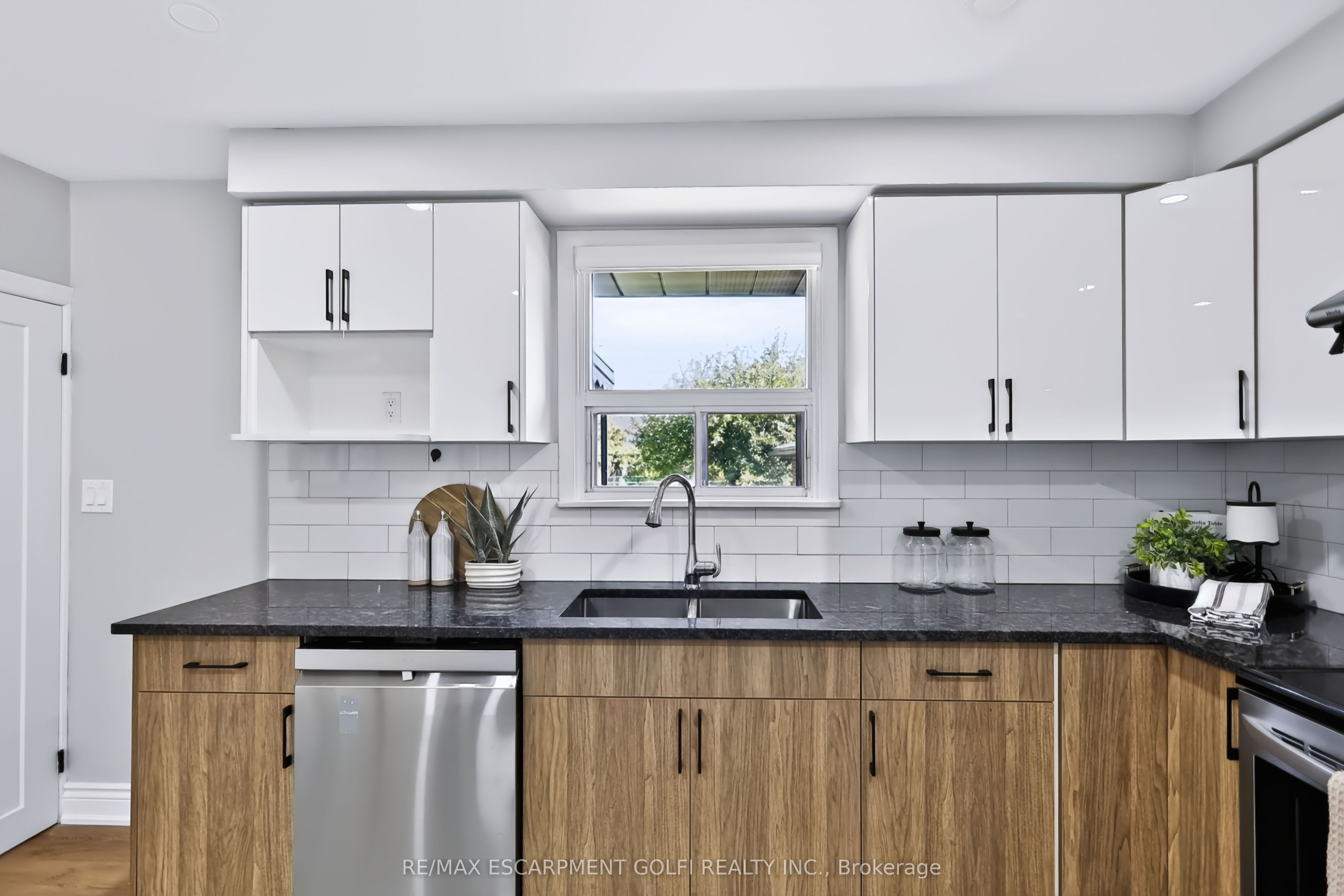 38 Deerhurst Road Property Photo 8