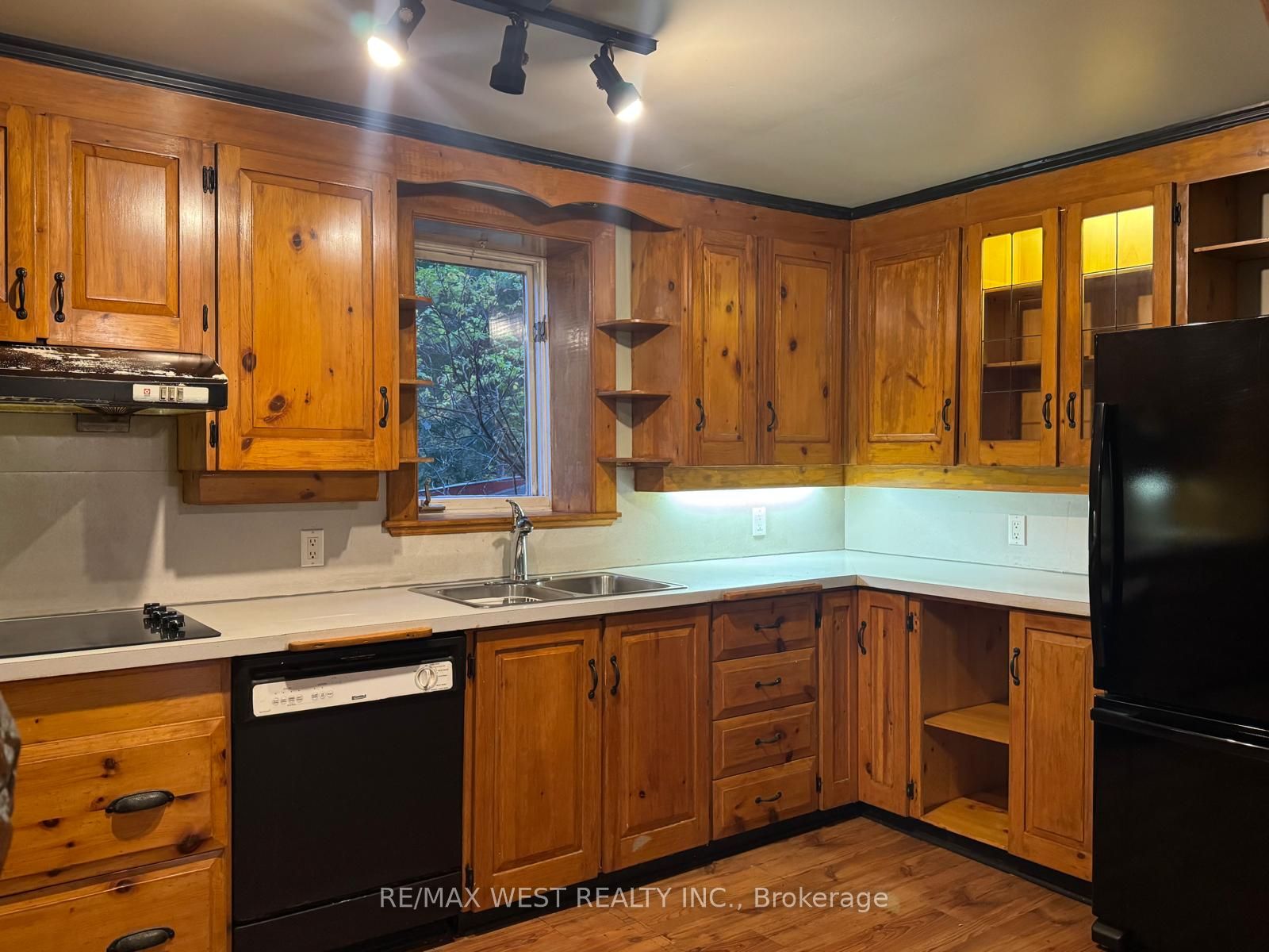 740 Lower Turriff Road Property Photo 3