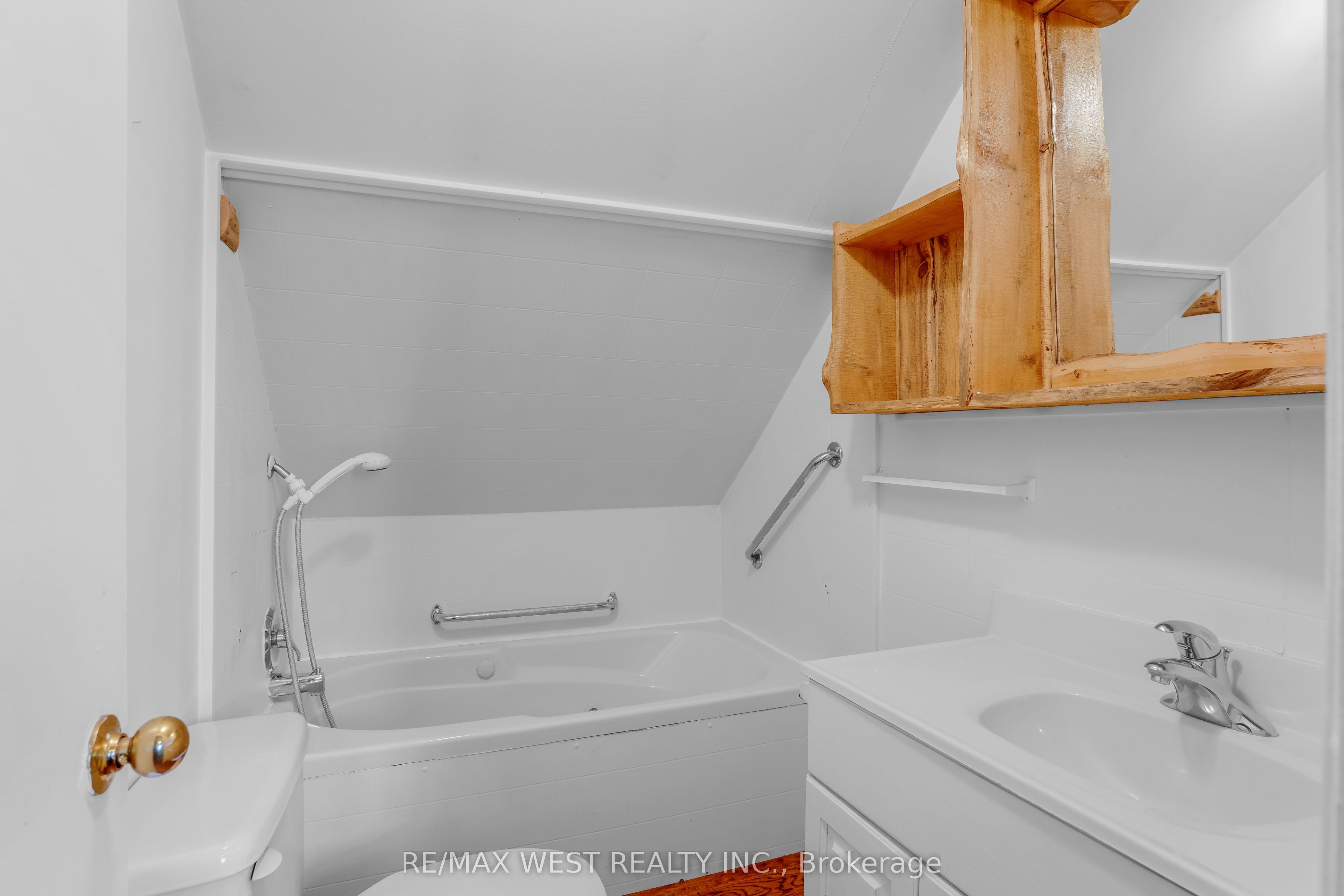 740 Lower Turriff Road Property Photo 36