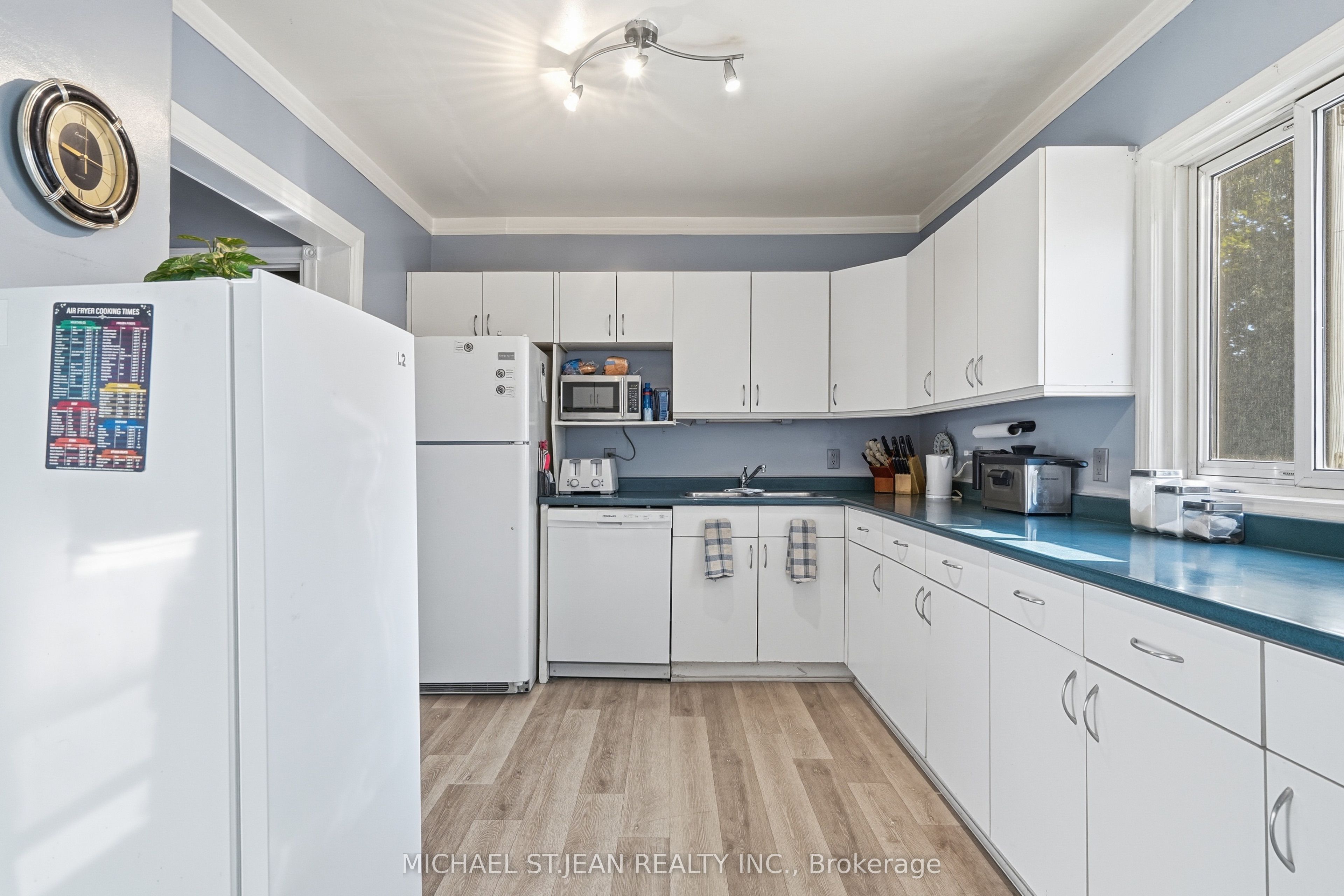 16 Albemarle Street Property Photo 21