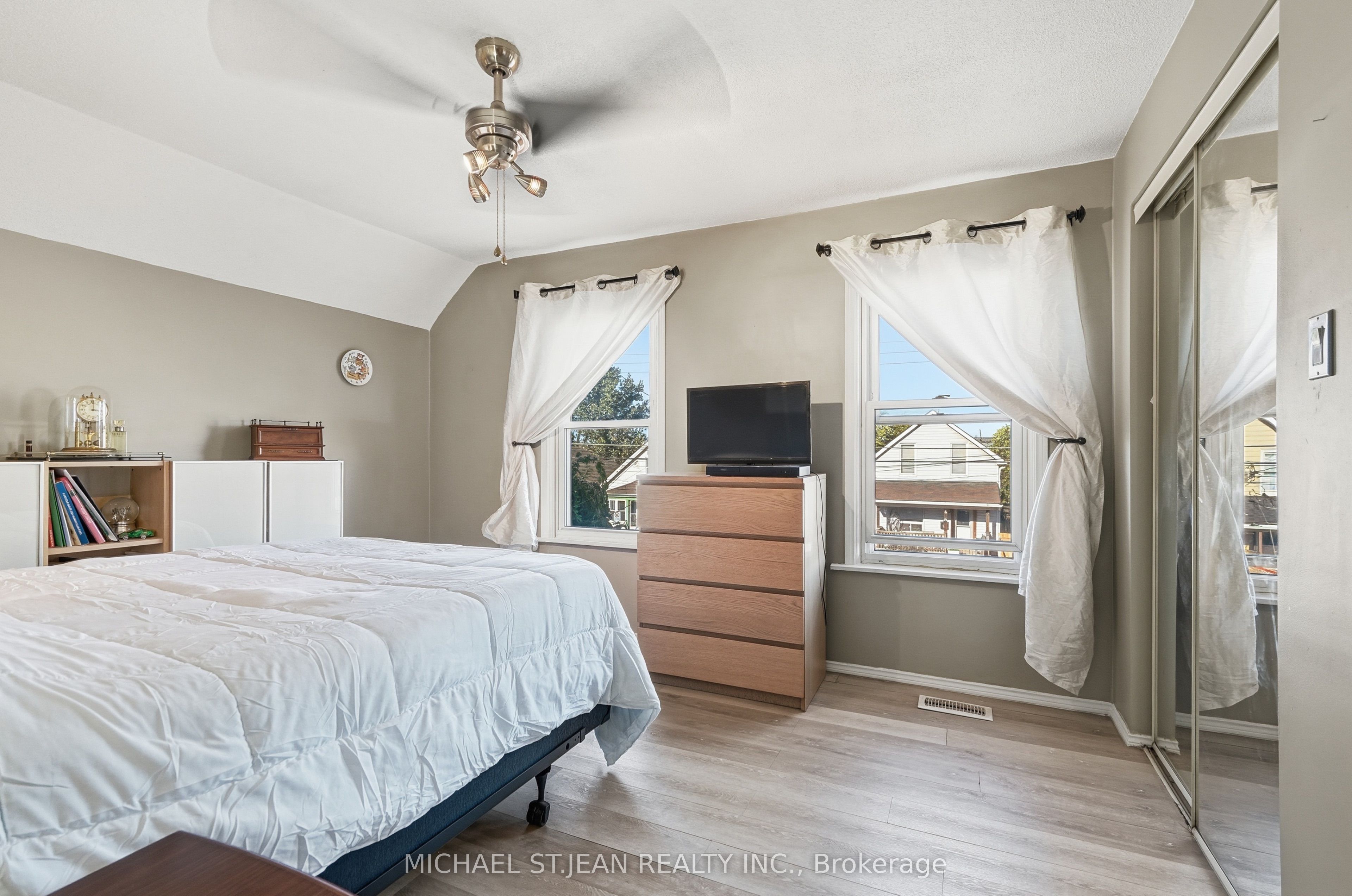 16 Albemarle Street Property Photo 27