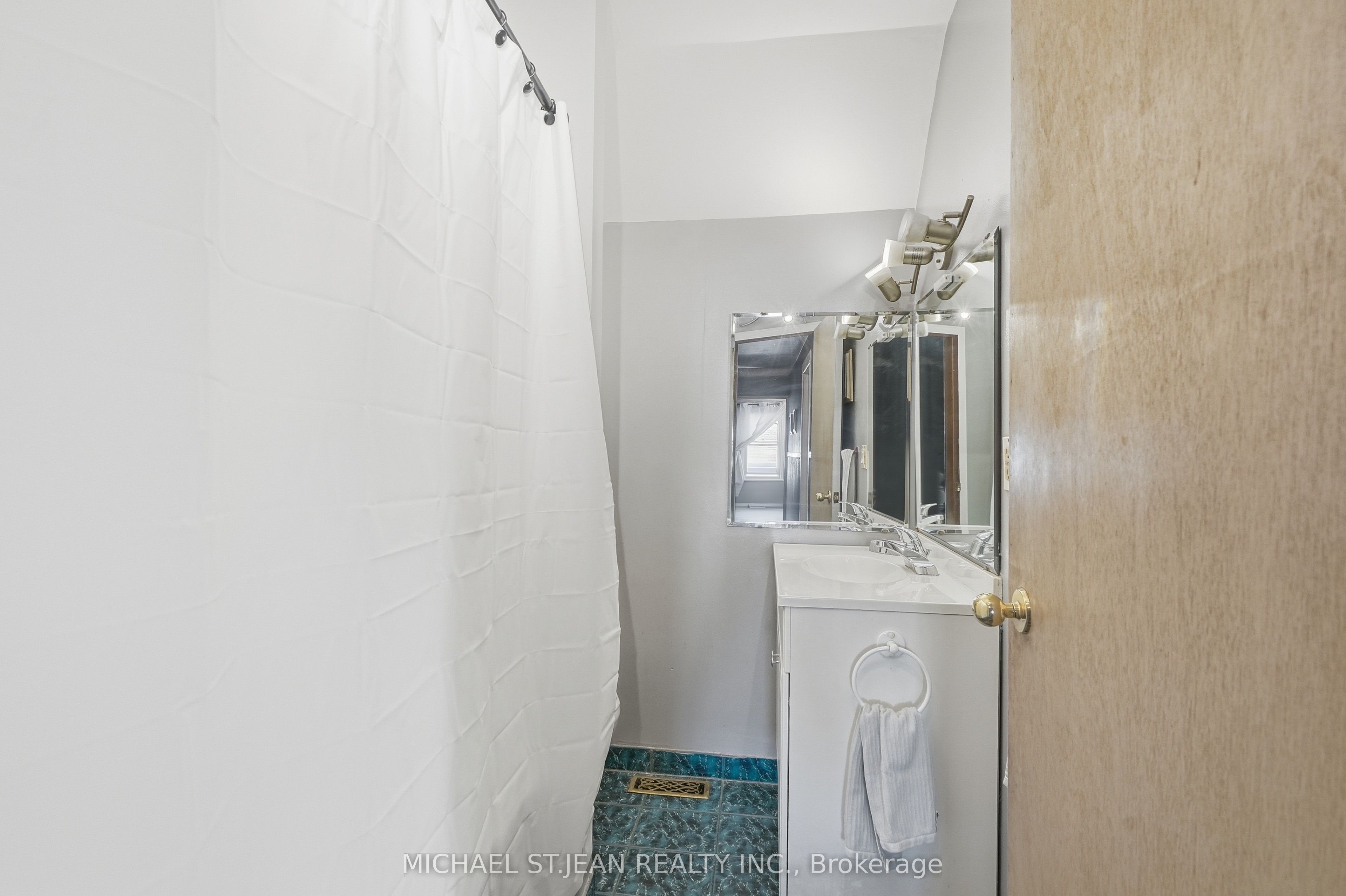 16 Albemarle Street Property Photo 35