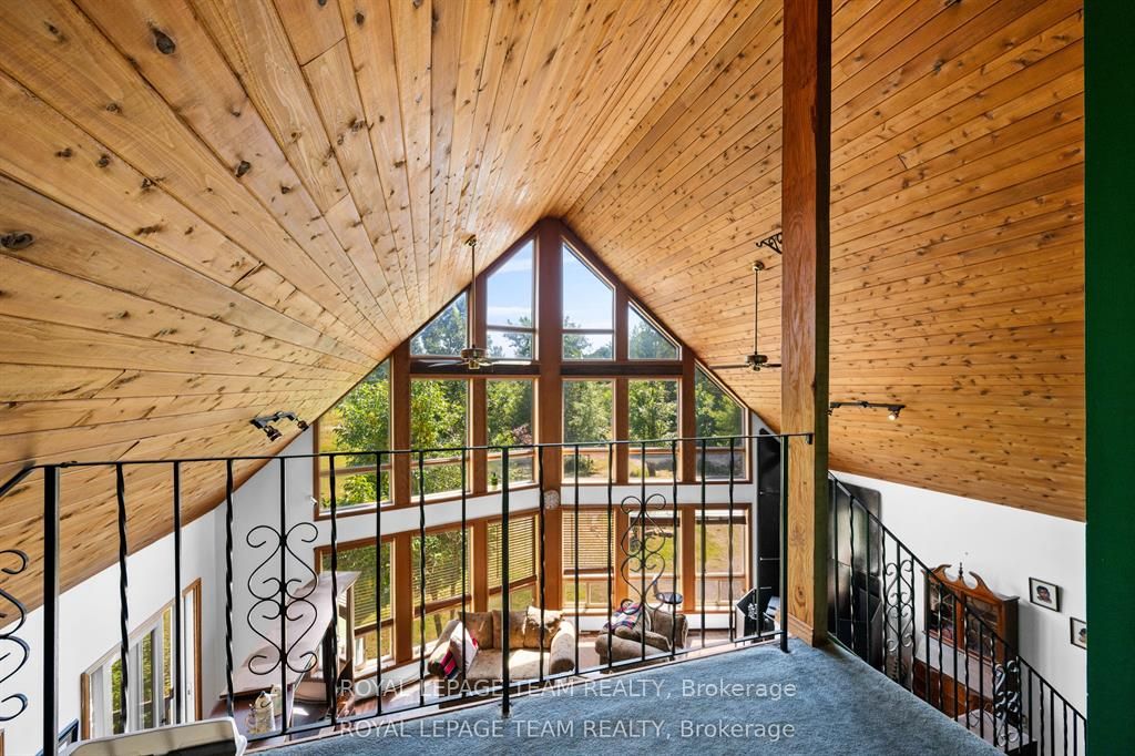 4984 Dunrobin Road Property Photo 8