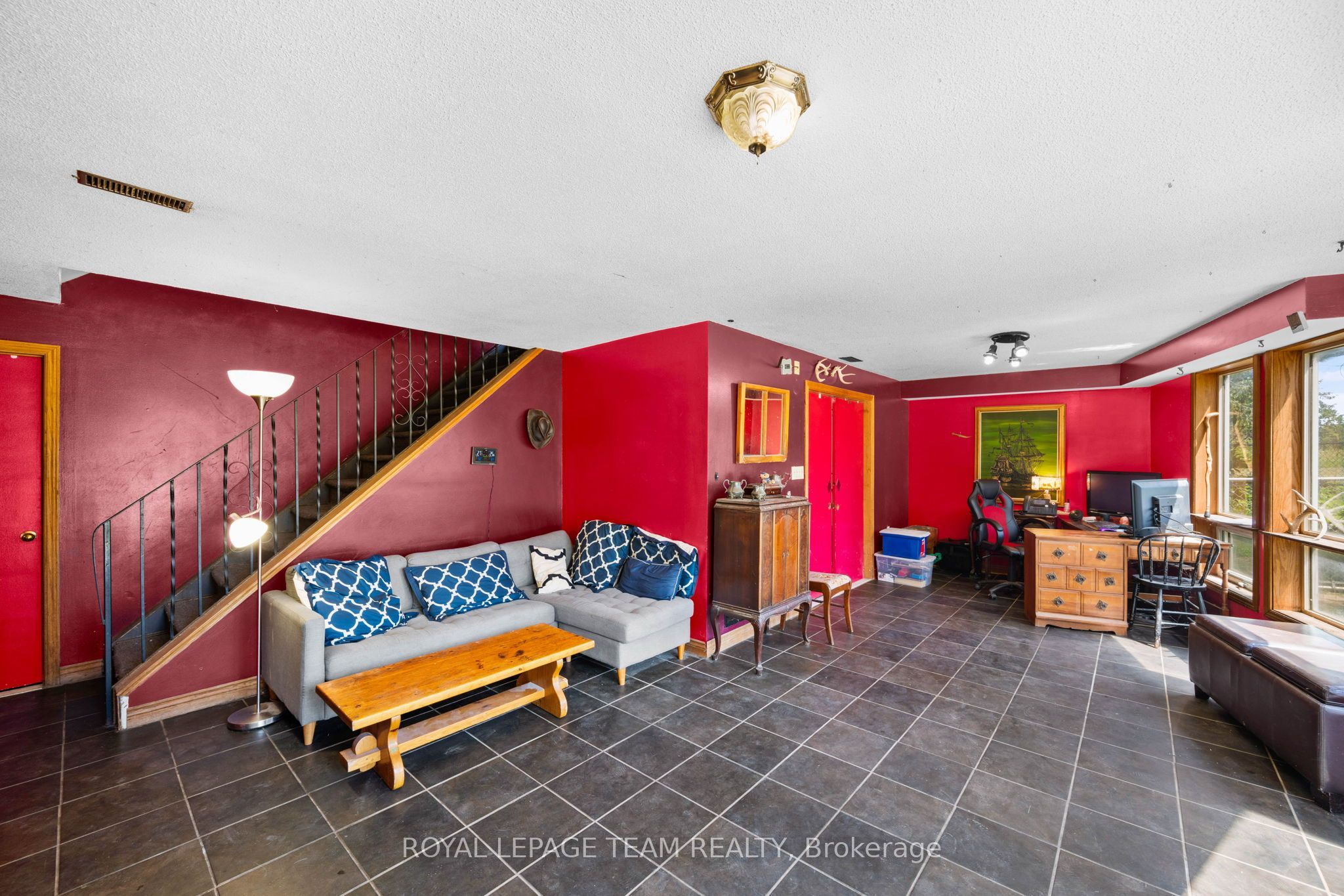 4984 Dunrobin Road Property Photo 13