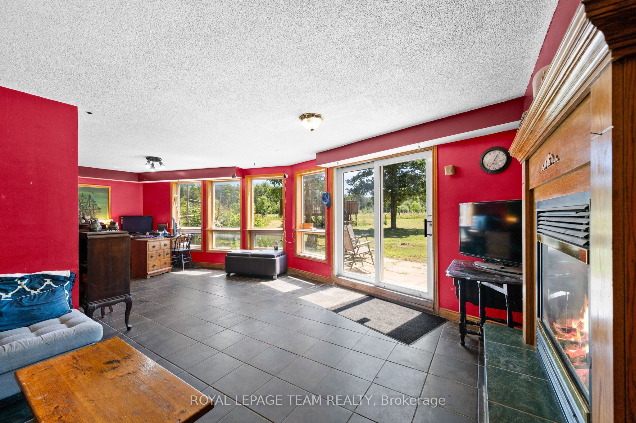 4984 Dunrobin Road Property Photo 14