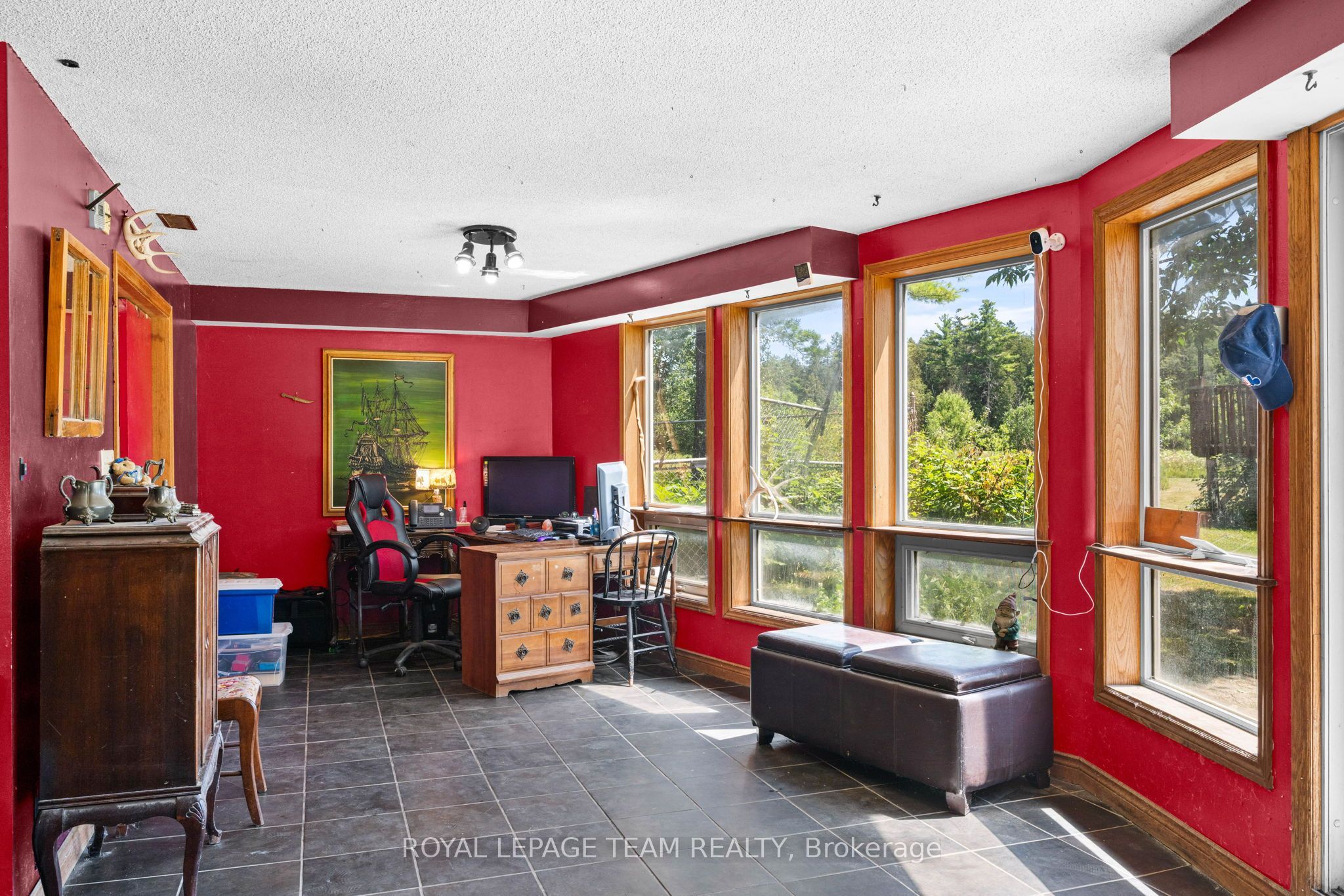 4984 Dunrobin Road Property Photo 15