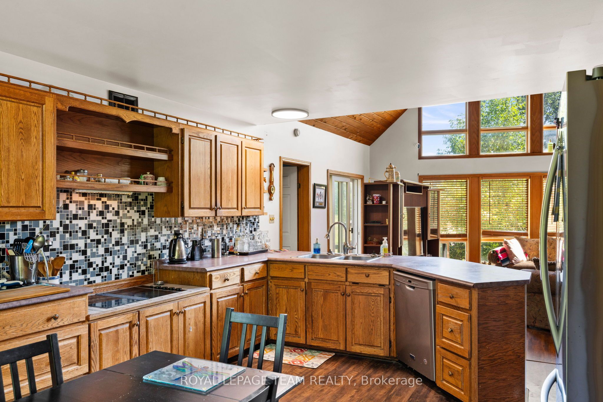4984 Dunrobin Road Property Photo 22