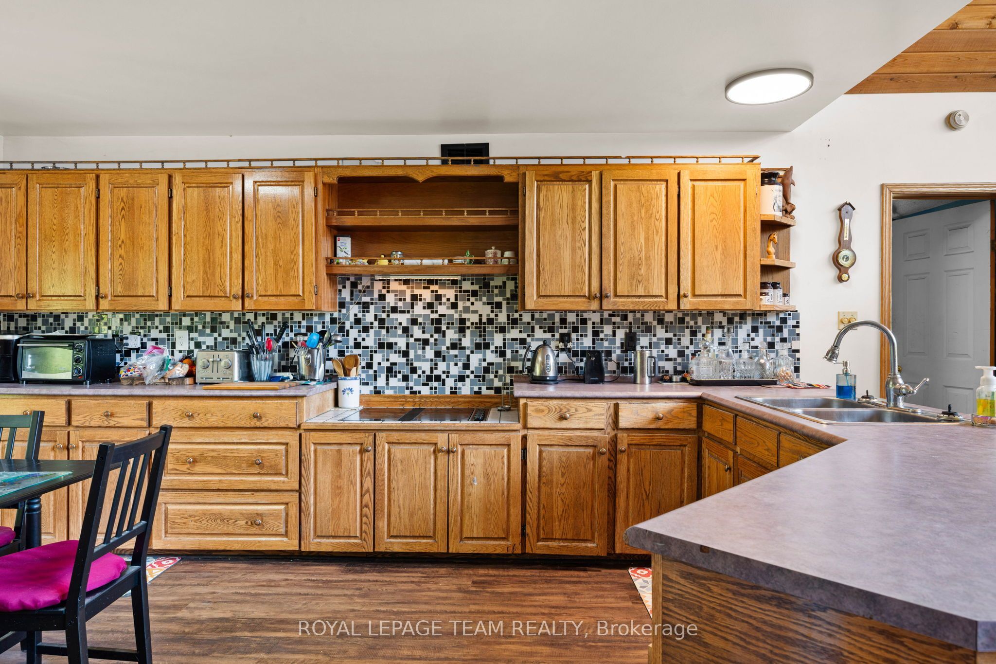 4984 Dunrobin Road Property Photo 24