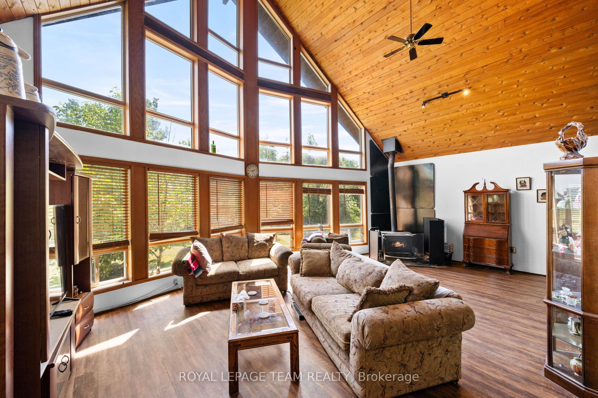 4984 Dunrobin Road Property Photo 28