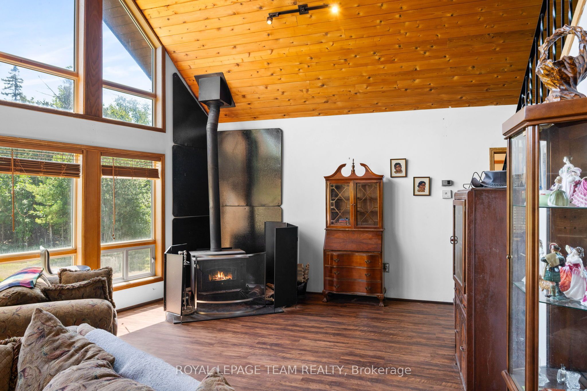4984 Dunrobin Road Property Photo 29