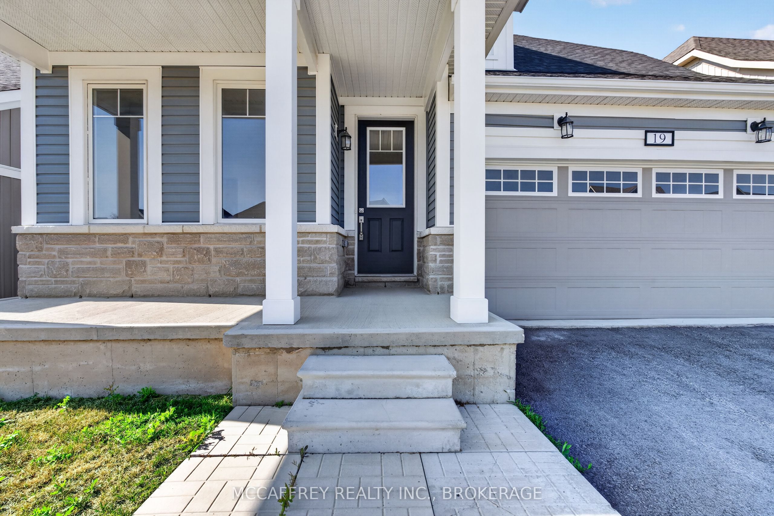 19 Oakmont Drive Property Photo 2