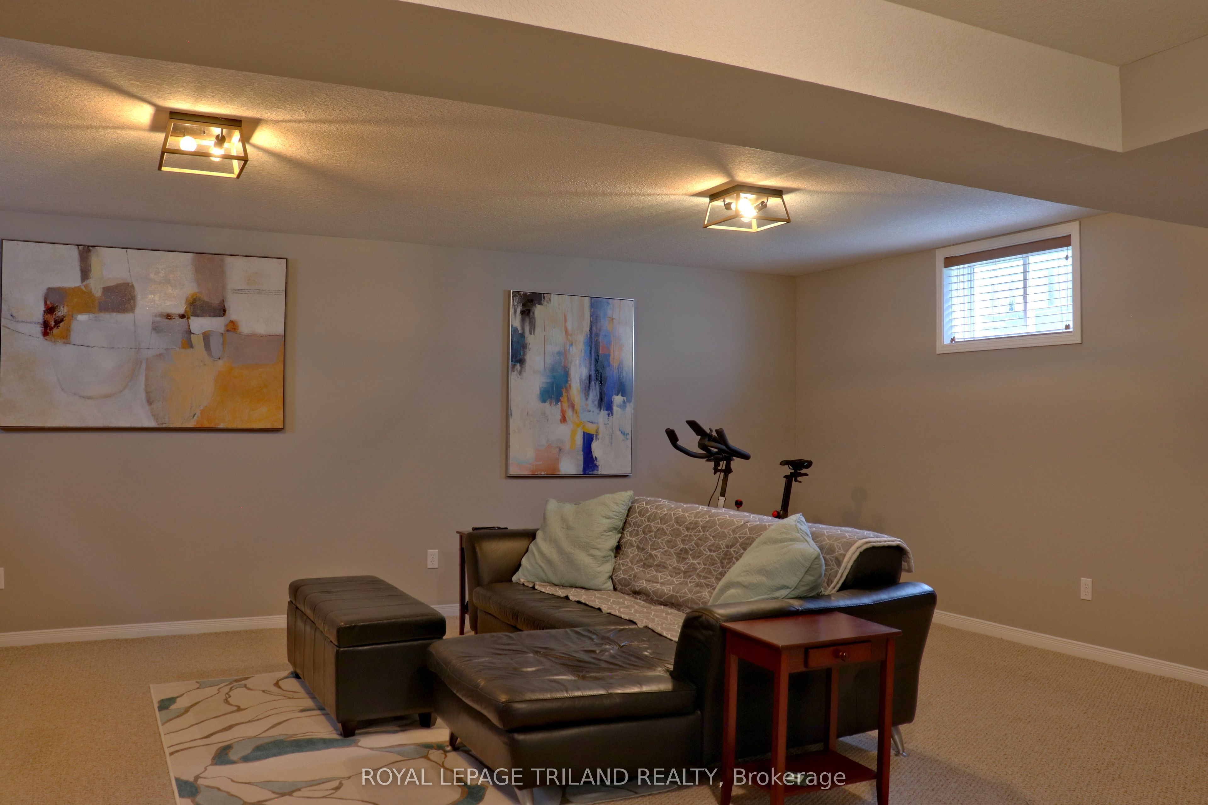 821 Sprucewood Drive Property Photo 10