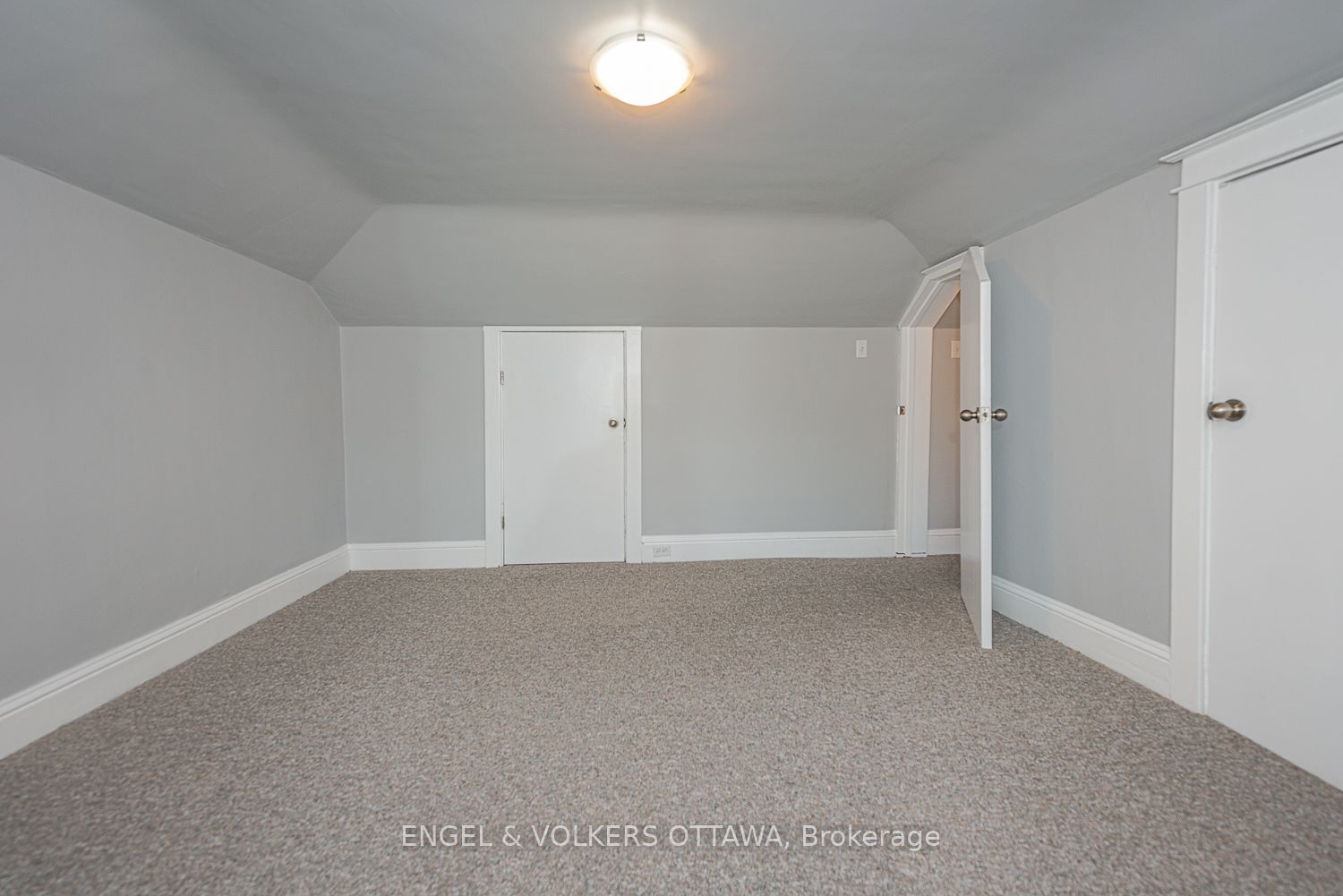 43a Clarendon Avenue Property Photo 33