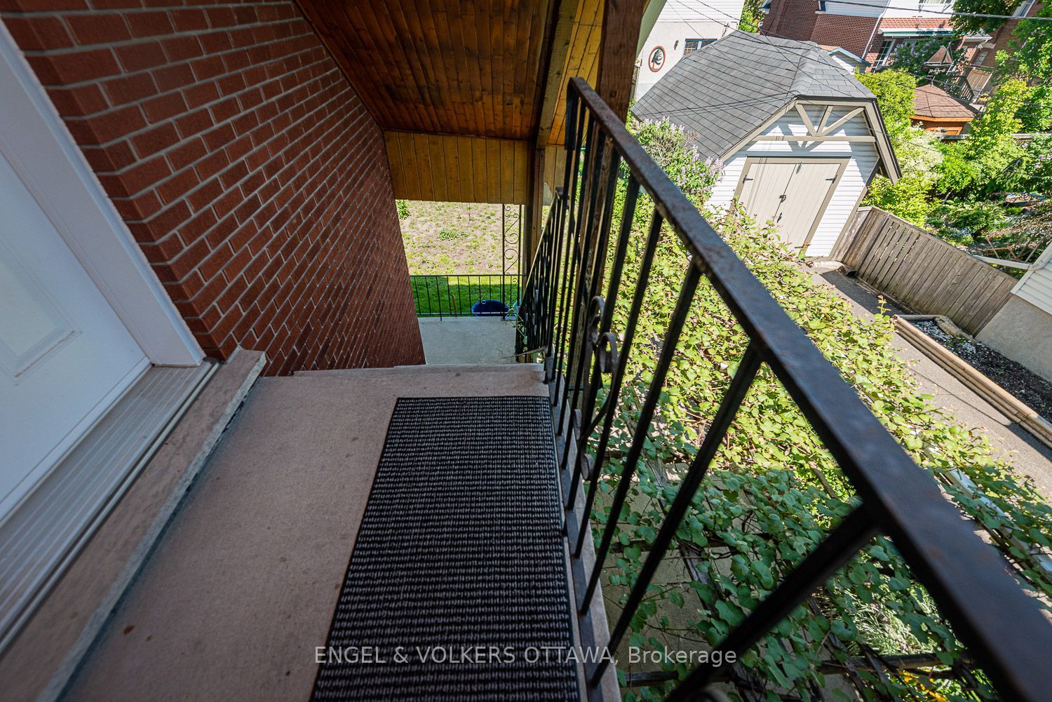 43a Clarendon Avenue Property Photo 38