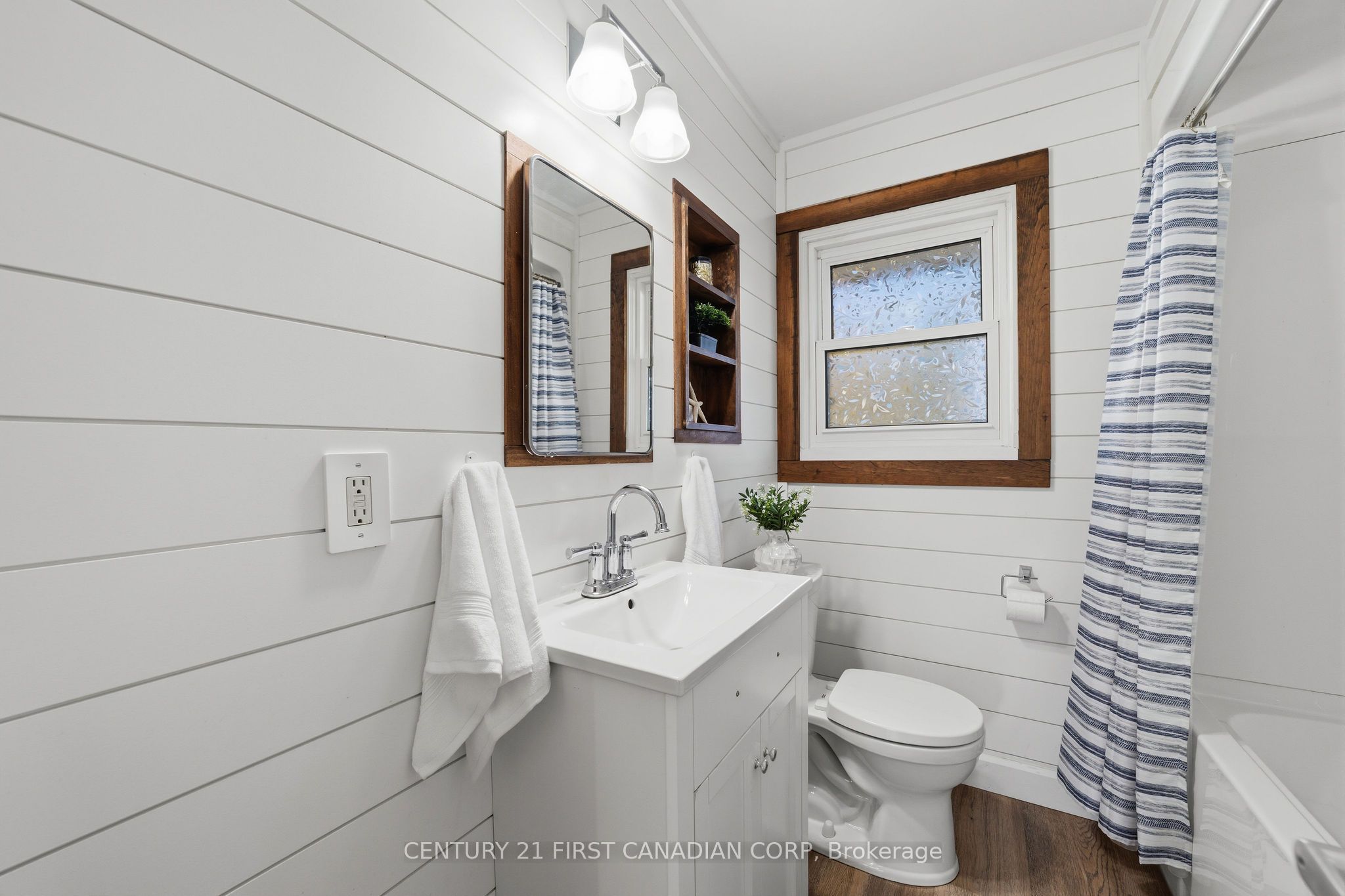 180 Forest Avenue Property Photo 9