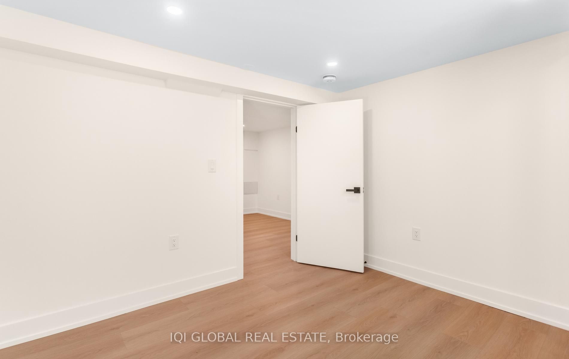 504 E Brucedale Avenue E Property Photo 35