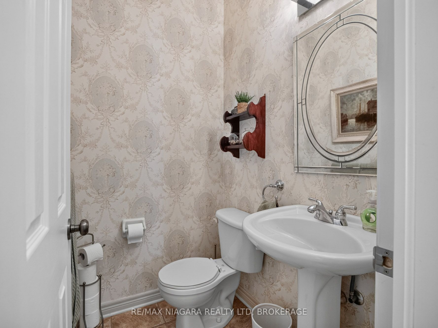 375 Jasmine Court Property Photo 16