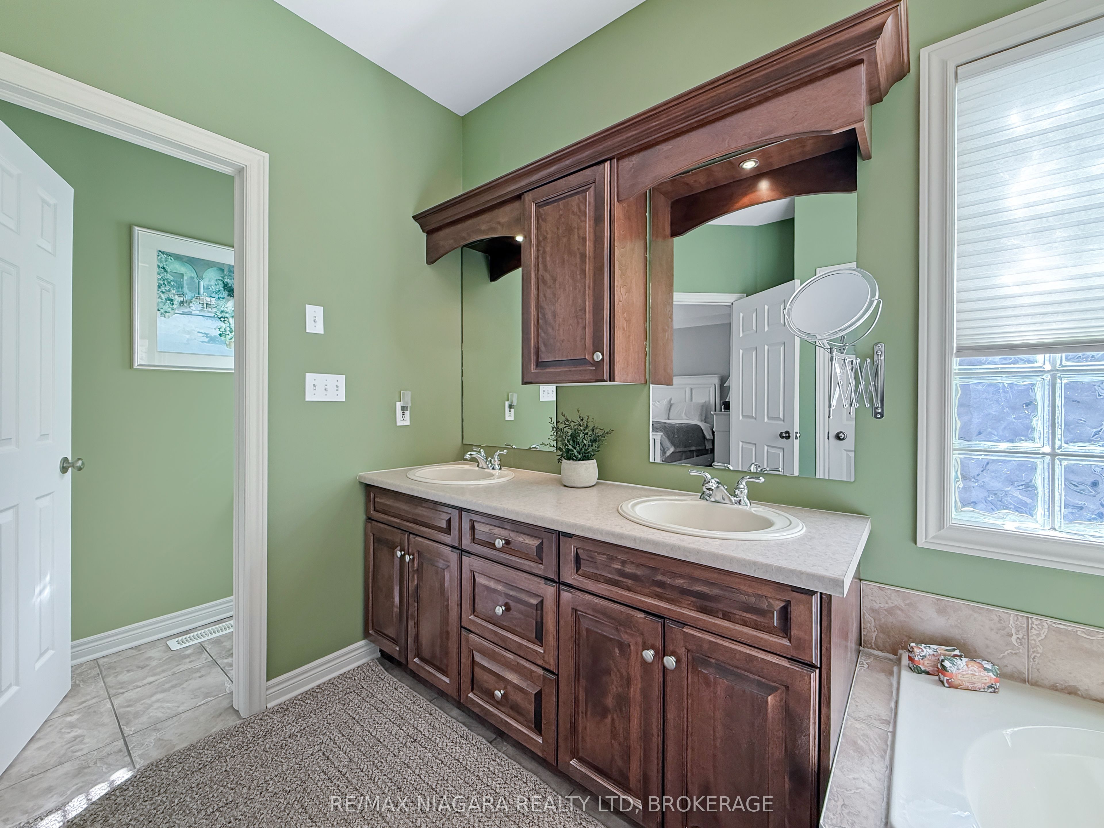 375 Jasmine Court Property Photo 25