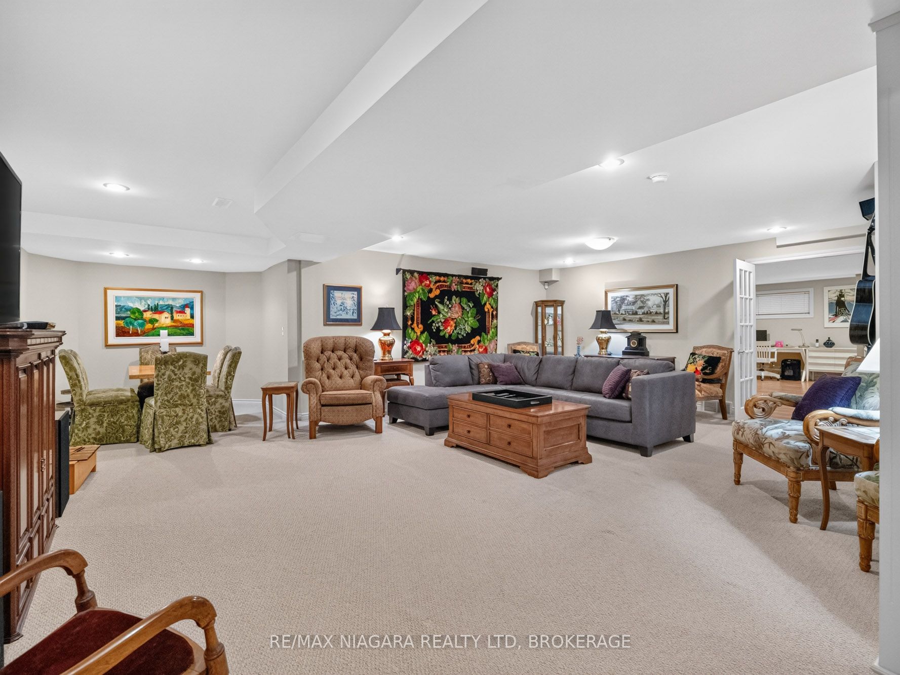 375 Jasmine Court Property Photo 32