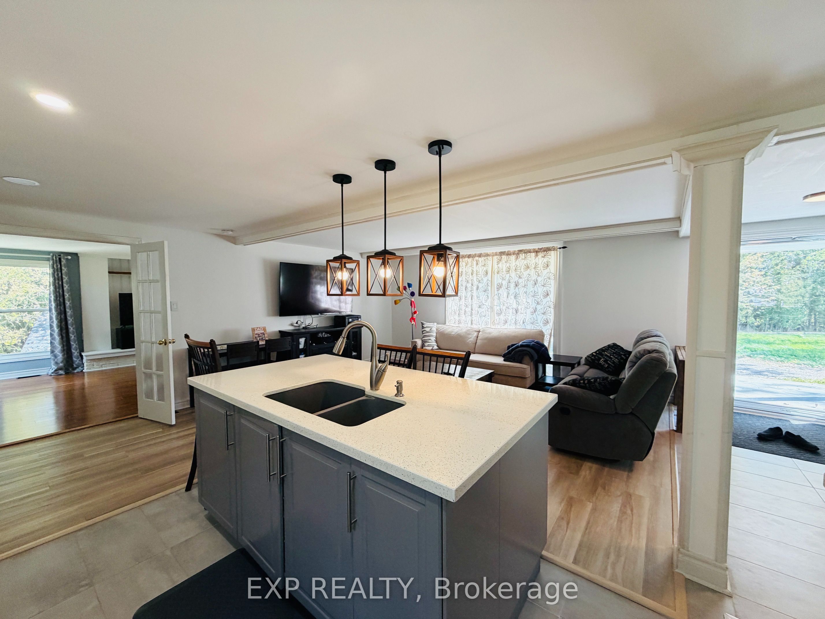 485525 30th Side Road S Property Photo 10