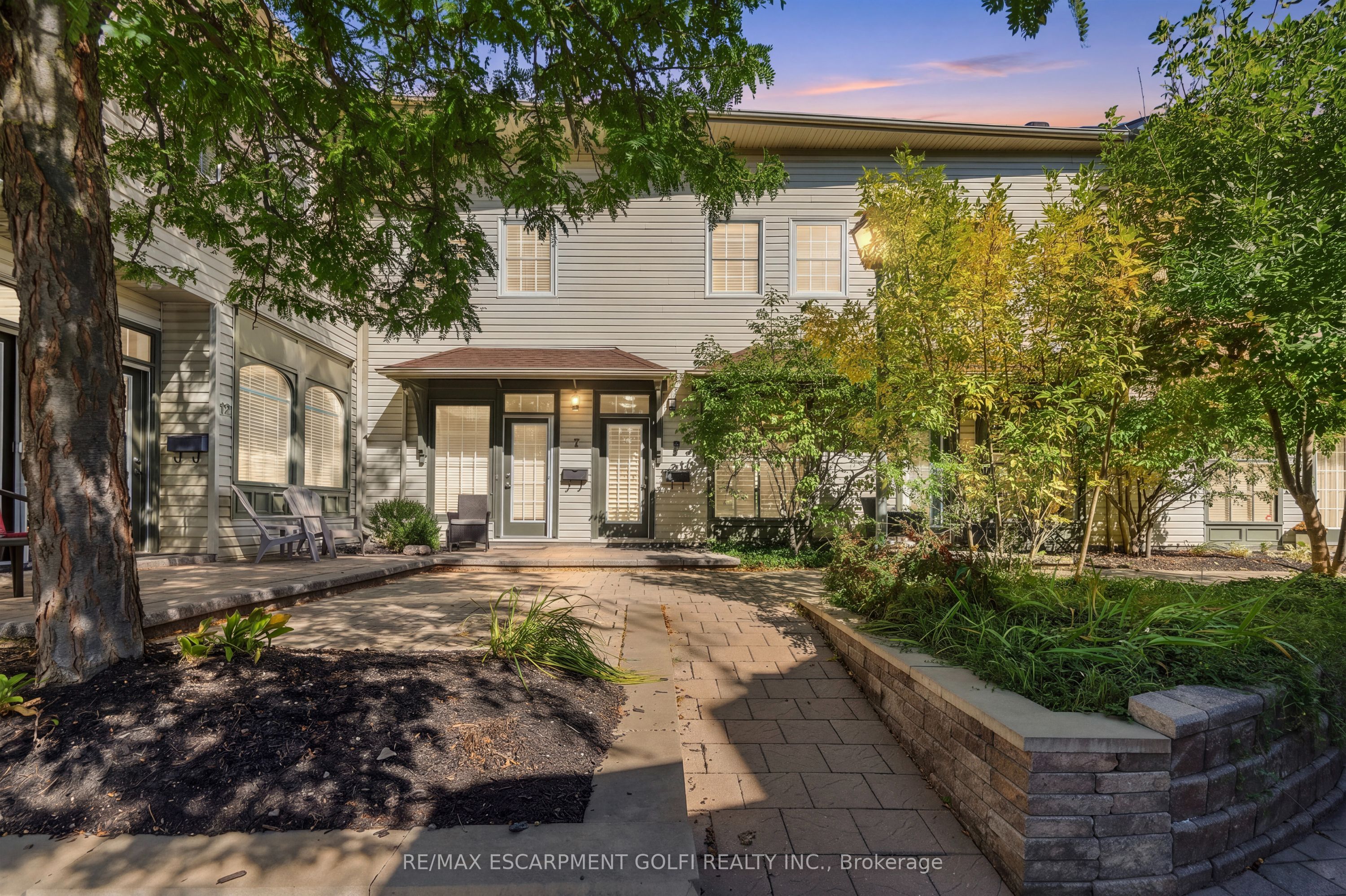 49 Ontario Street 8 Property Photo 1