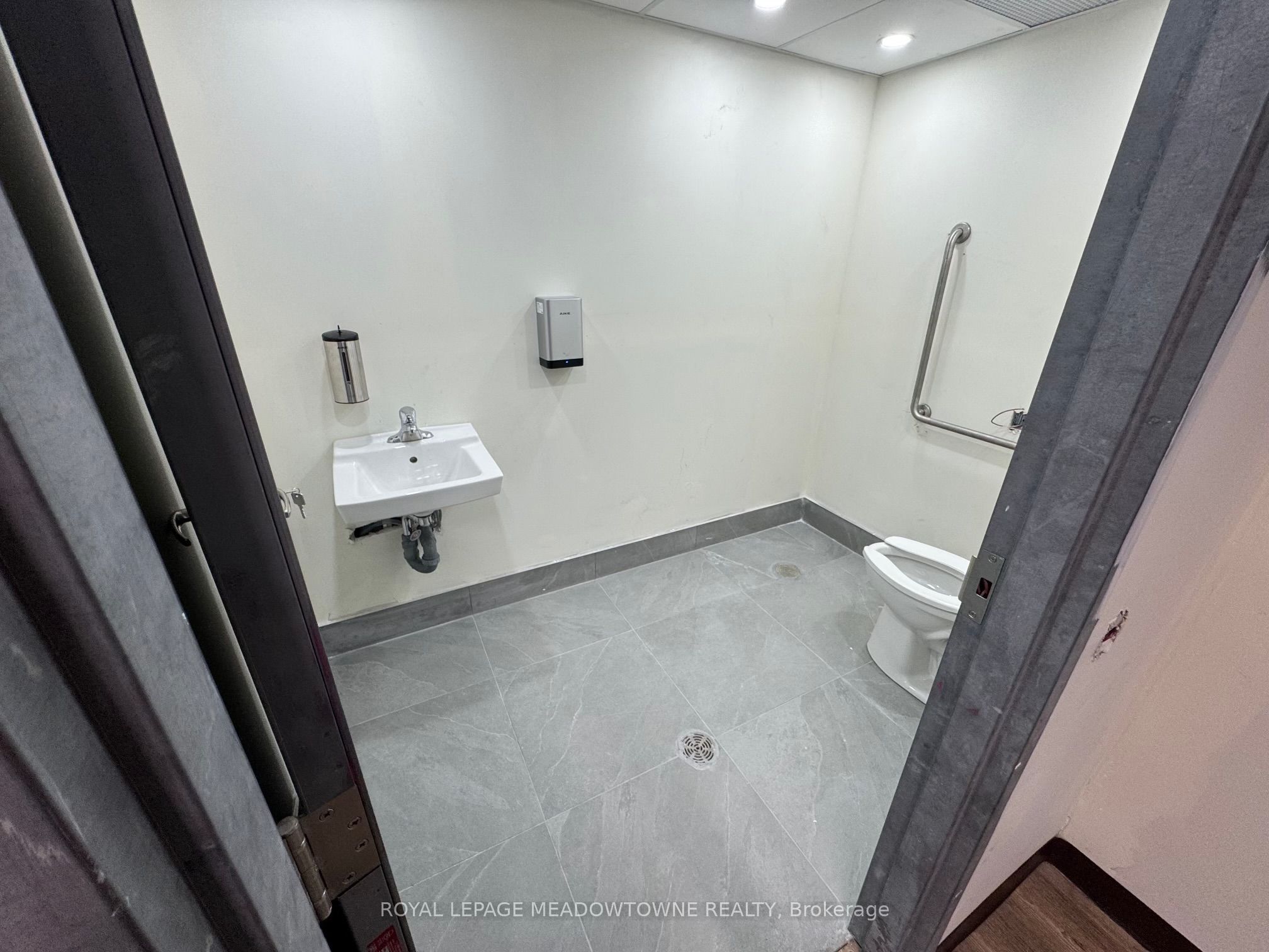 150 Main Street C5a Property Photo 4