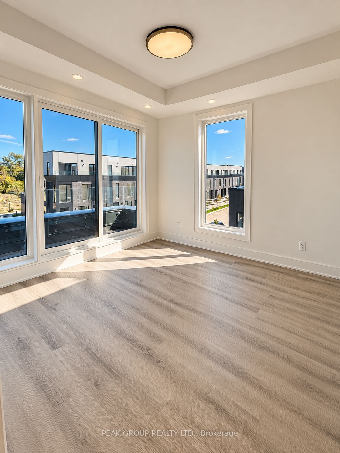 83 Everett Common Property Photo 18