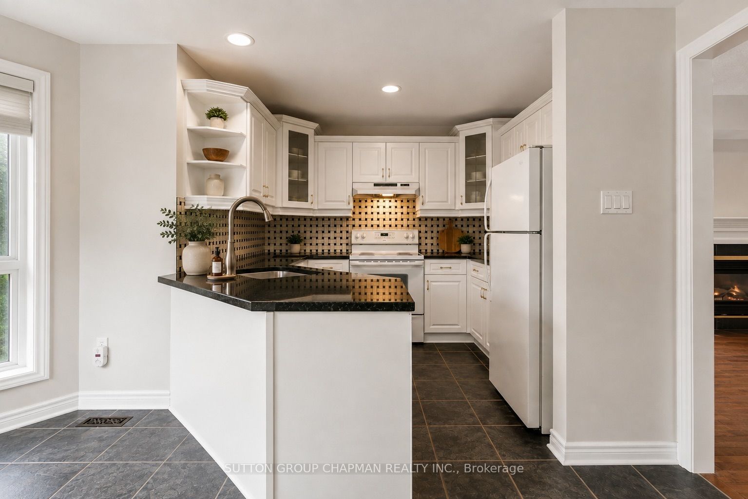1645 Devos Drive Property Photo 17