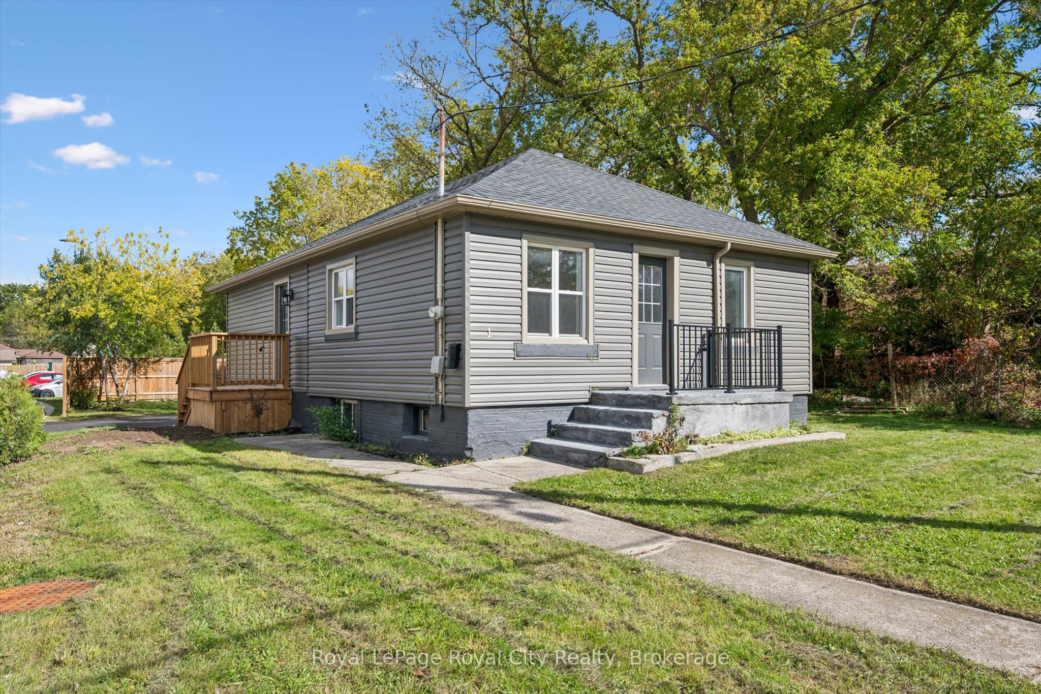 1 Stevenson Street N Property Photo 1