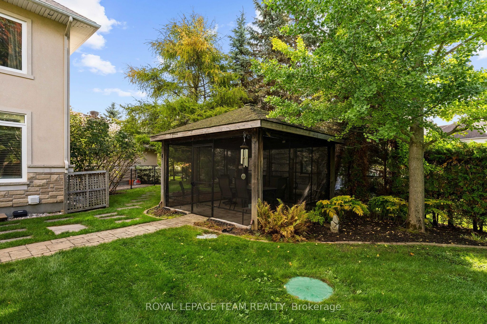 418 Lockmaster Crescent Property Photo 44