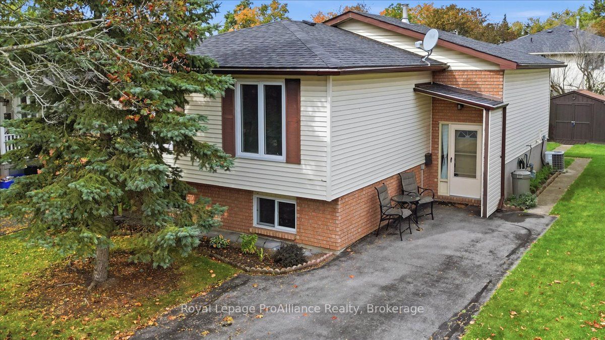 4 Bogart Crescent