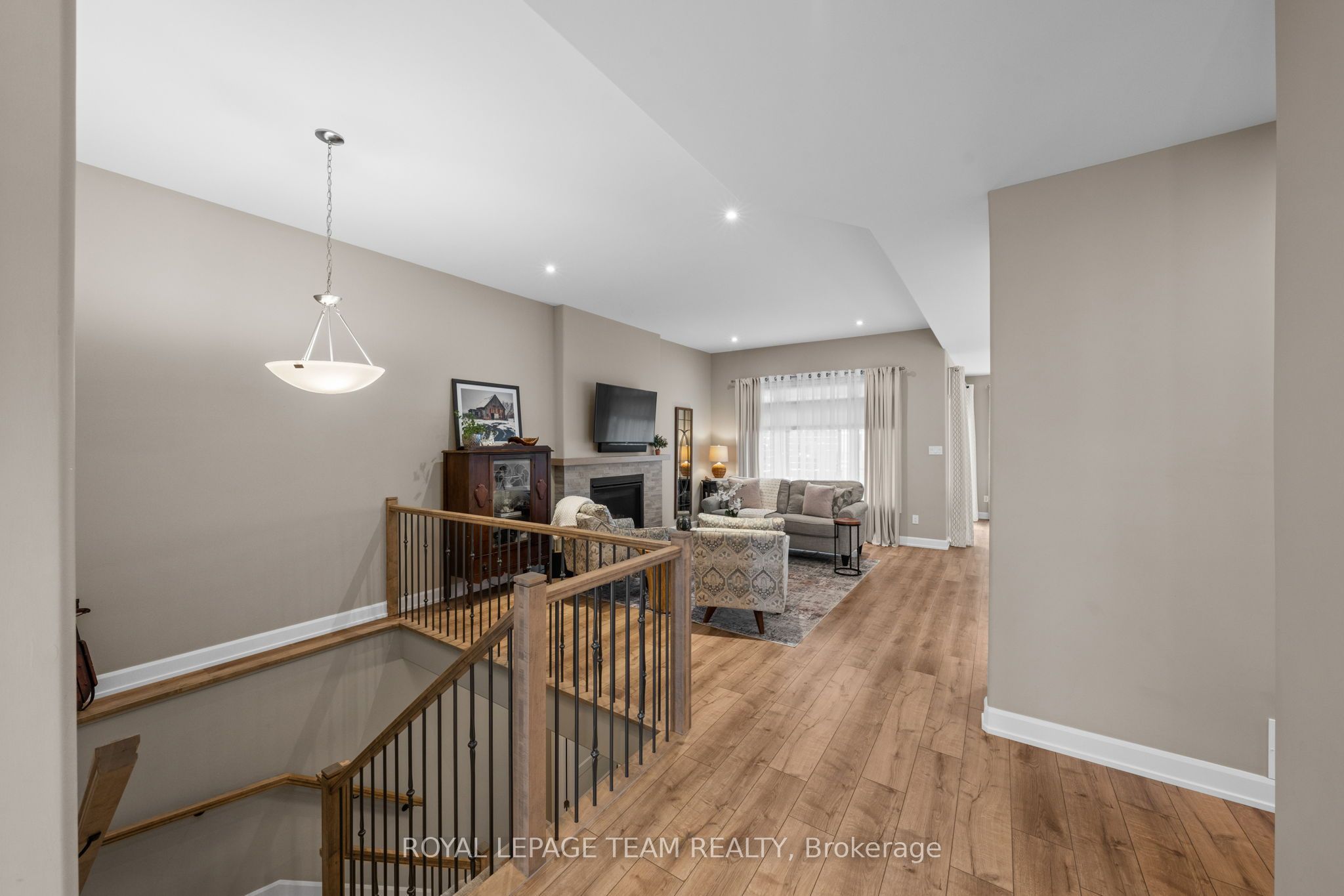 433 Aurora Street Property Photo 5