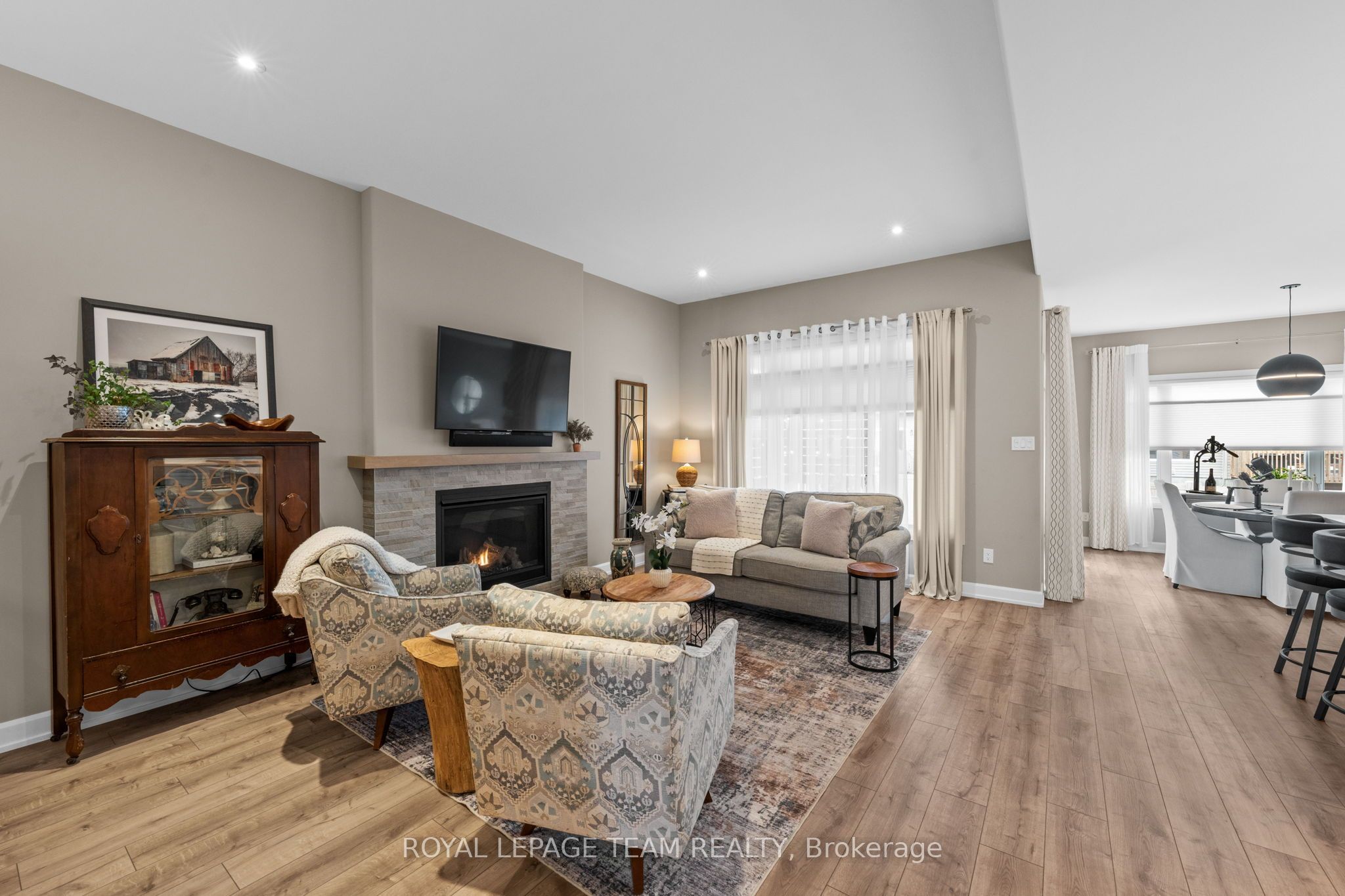 433 Aurora Street Property Photo 6