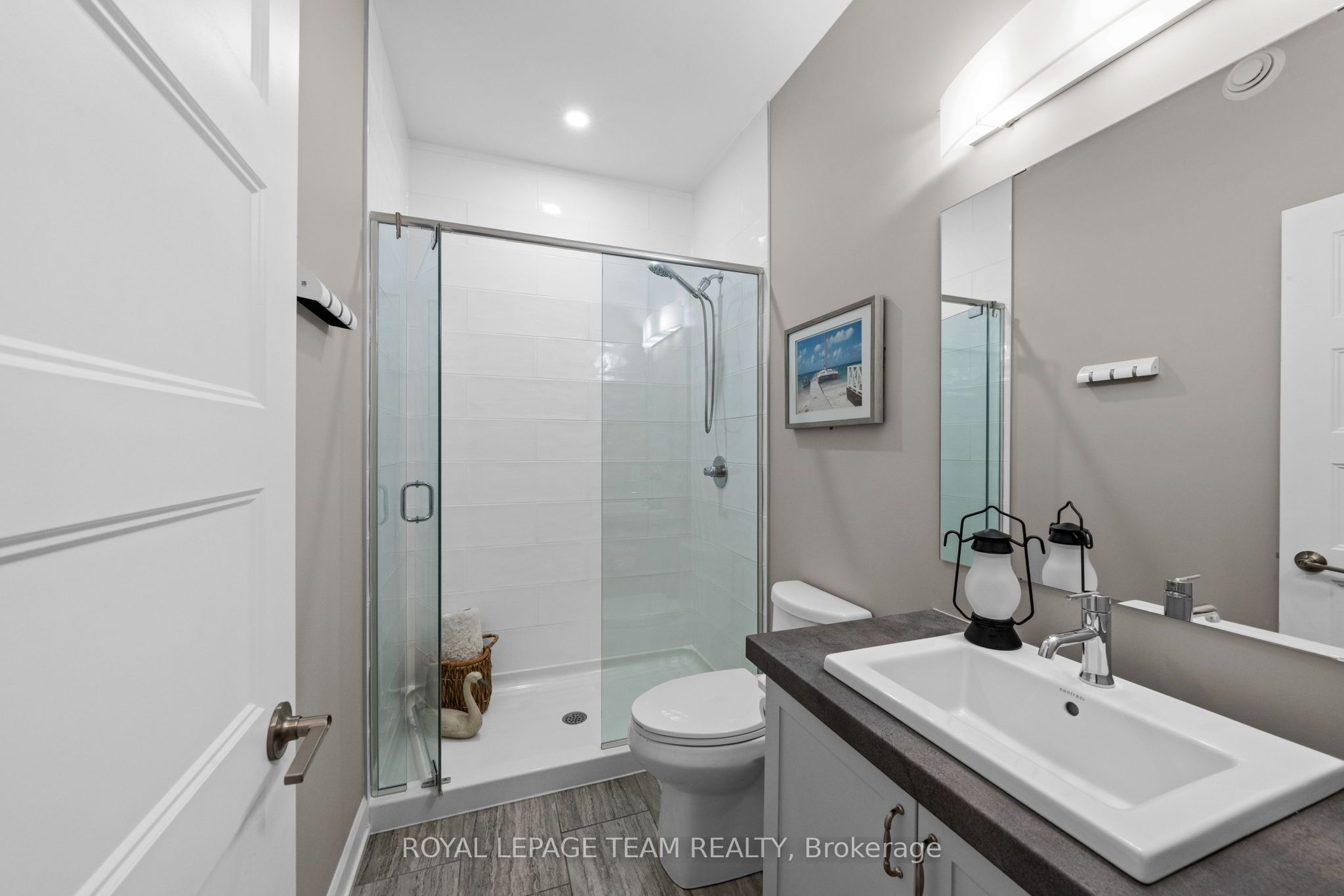 433 Aurora Street Property Photo 27