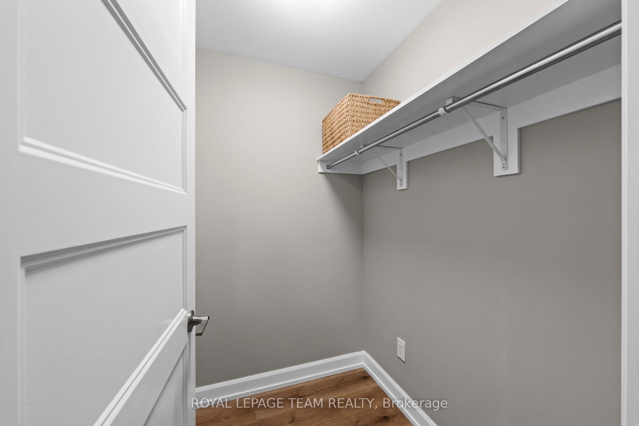 433 Aurora Street Property Photo 38
