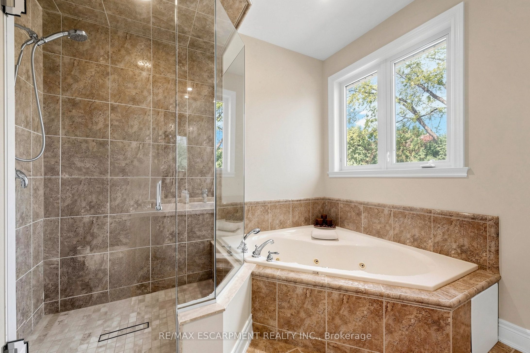 118 Foxridge Drive Property Photo 16