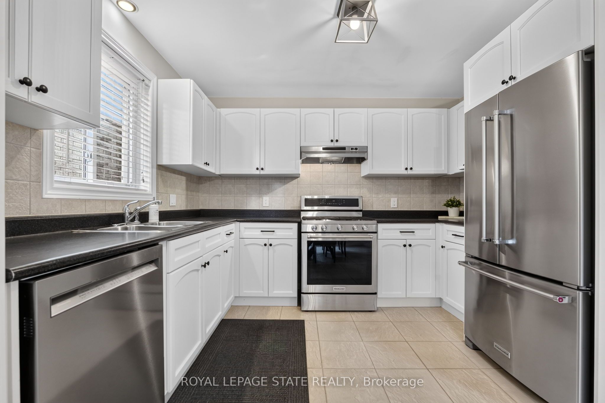 28 Holkham Avenue Property Photo 22