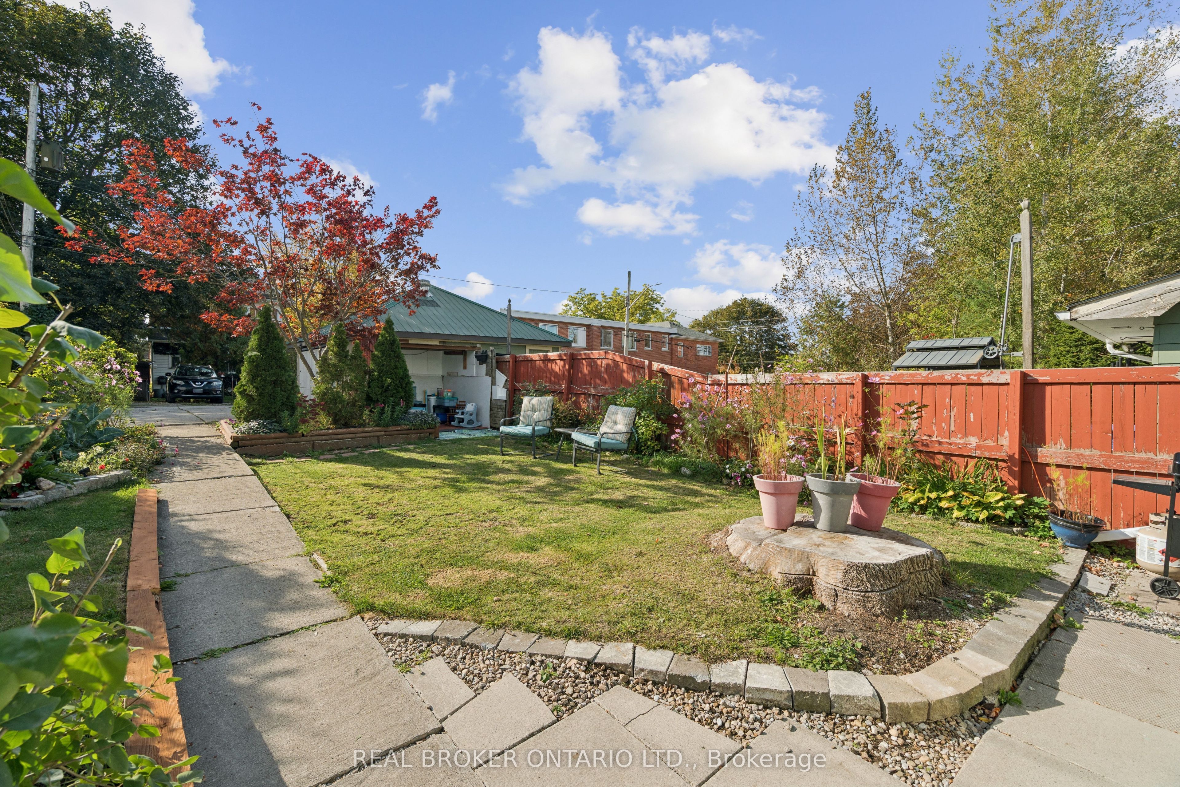 324 Daly Street Property Photo 35